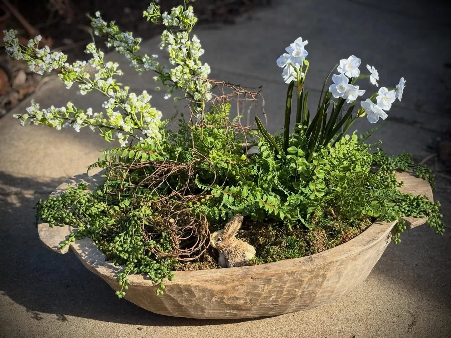 Almost March - bring on the spring bunnies #springfloral #mobiledesignvan