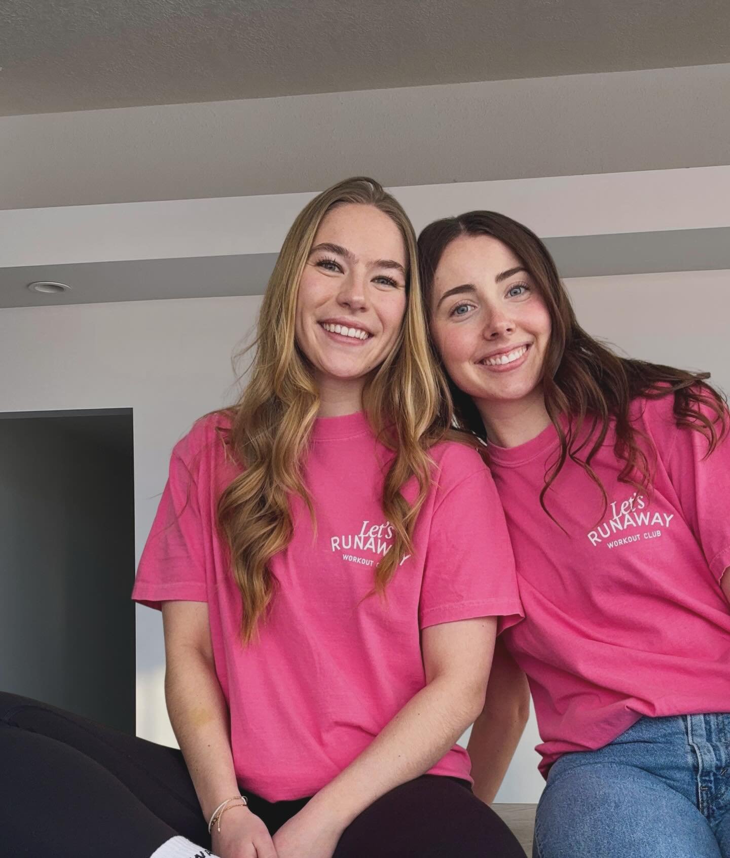 Let&rsquo;s RUNAWAY WORKOUT CLUB&hellip; but make it pink 💁🏽&zwj;♀️🩷💗👛🎀💞💘

100% cotton, heavyweight, relaxed fit t-shirts ($38+GST)