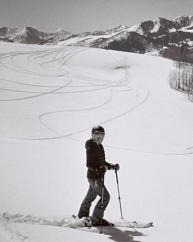 Hey everyone! This is my favorite ski partner! @abbyraytrinca !