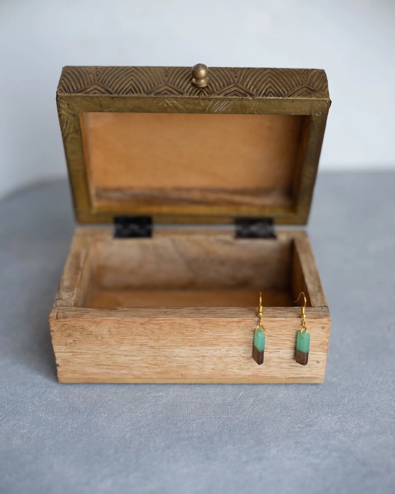 Let your earrings tell a story of hope and resilience. Our subscription box supports individuals on their path to stability and independence. To sign up for your subscription box, click the link in our bio or visit hsvcommunityofhope.org/restoration-