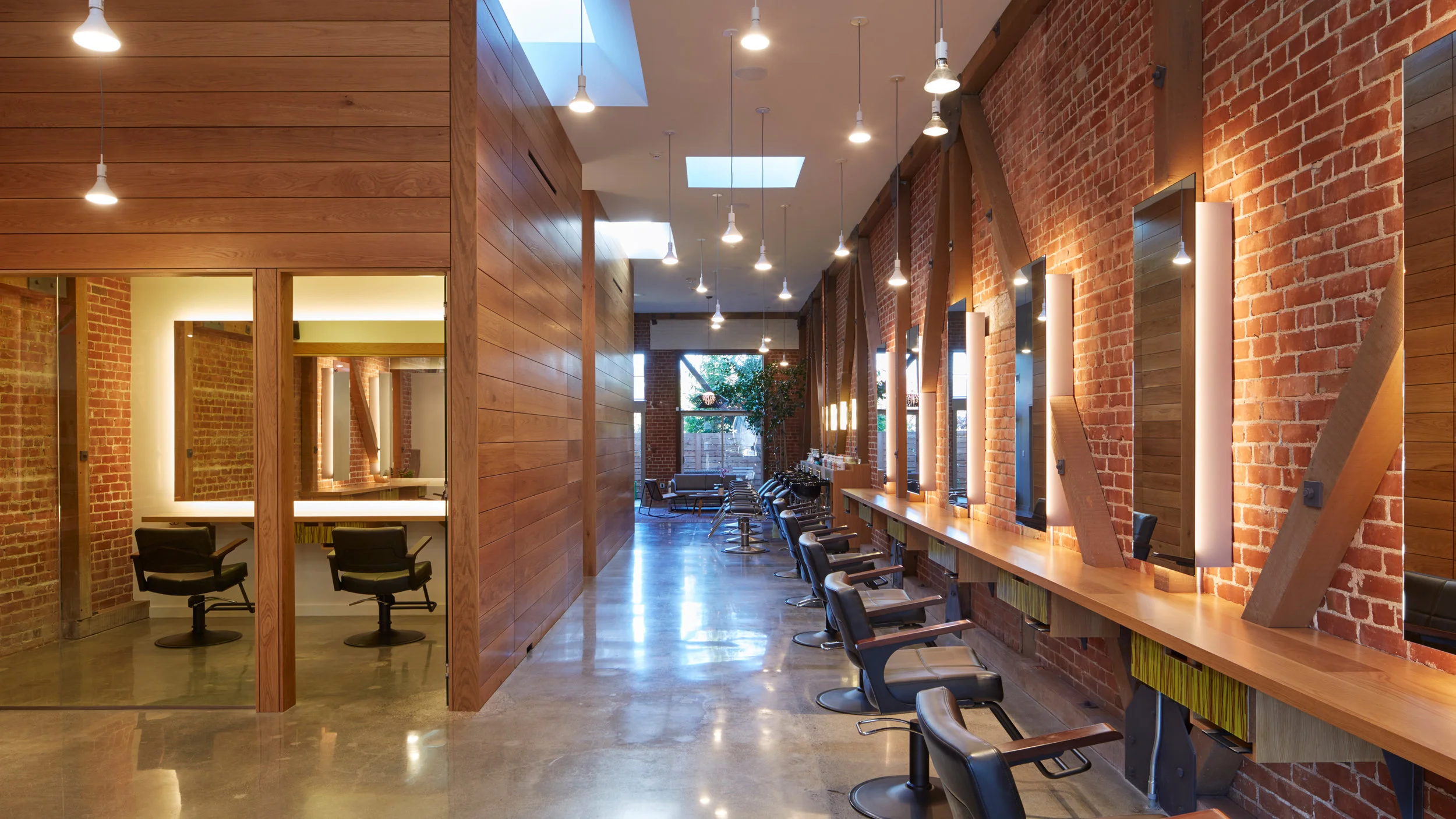 GroveSalon_27831_crop.jpg