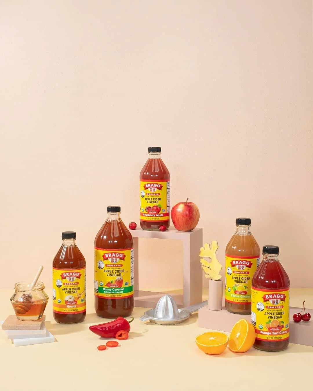 New work for @bragg featuring their new Apple Cider Vinegar blends #AMFpropstylist
🍎
🍊
🍒
📷: @leelacyd
#propstyling #applecidervinegar #bragg #braggvinegar #elixers #productstyling #wellnessdrink #tabletopstyling