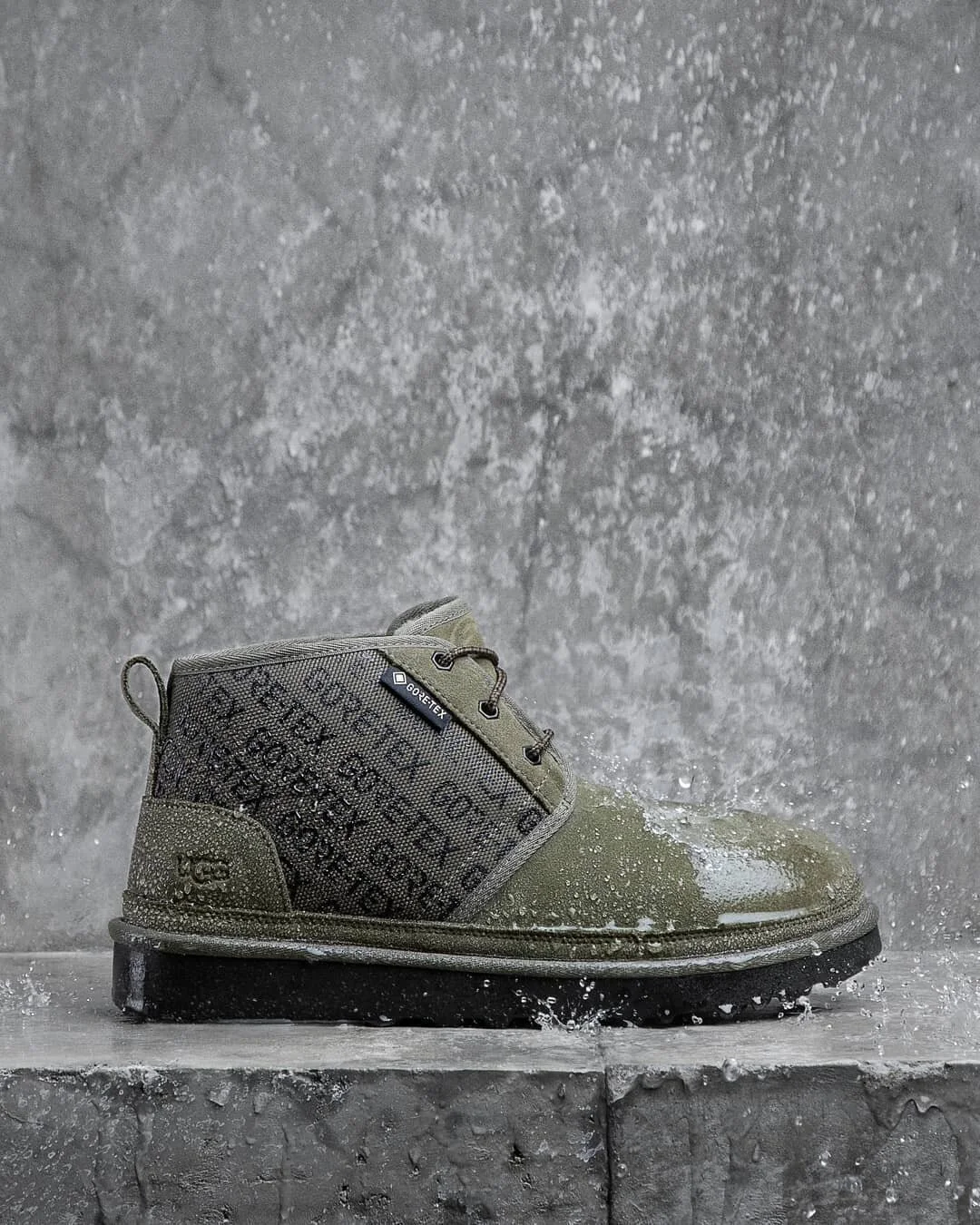 Boots fit for an adventure. Fun shoot I styled for @ugg where we got to play with the elements #AMFpropstylist
📷 @jeffclarkphotographs
Creative direction @steveakation
🌧
#propstylist #ugg #waterproofboots #productstyling #rainboots #adventures #dec