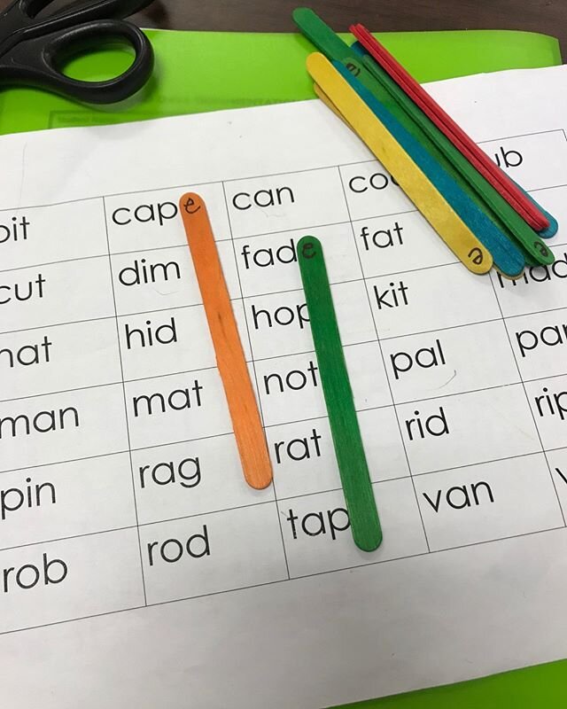 Tap the link in the bio for more info -&gt; @readingteacherslounge⁣
⁣
So many students forget the short vowels sounds once you introduce the long vowels.  This can impede their reading development!⁣
⁣
It's so critical that students make the switch at