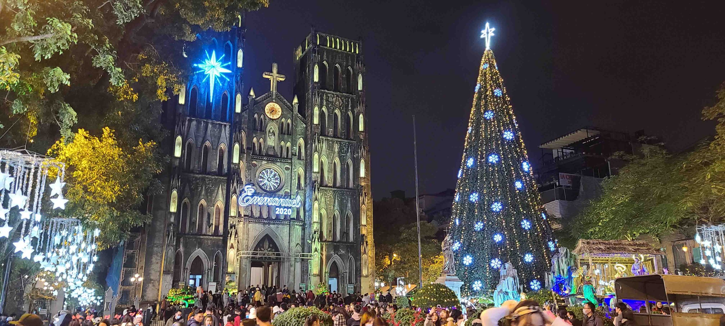 Catedral Hanoi Aventuras con Alberto .jpg