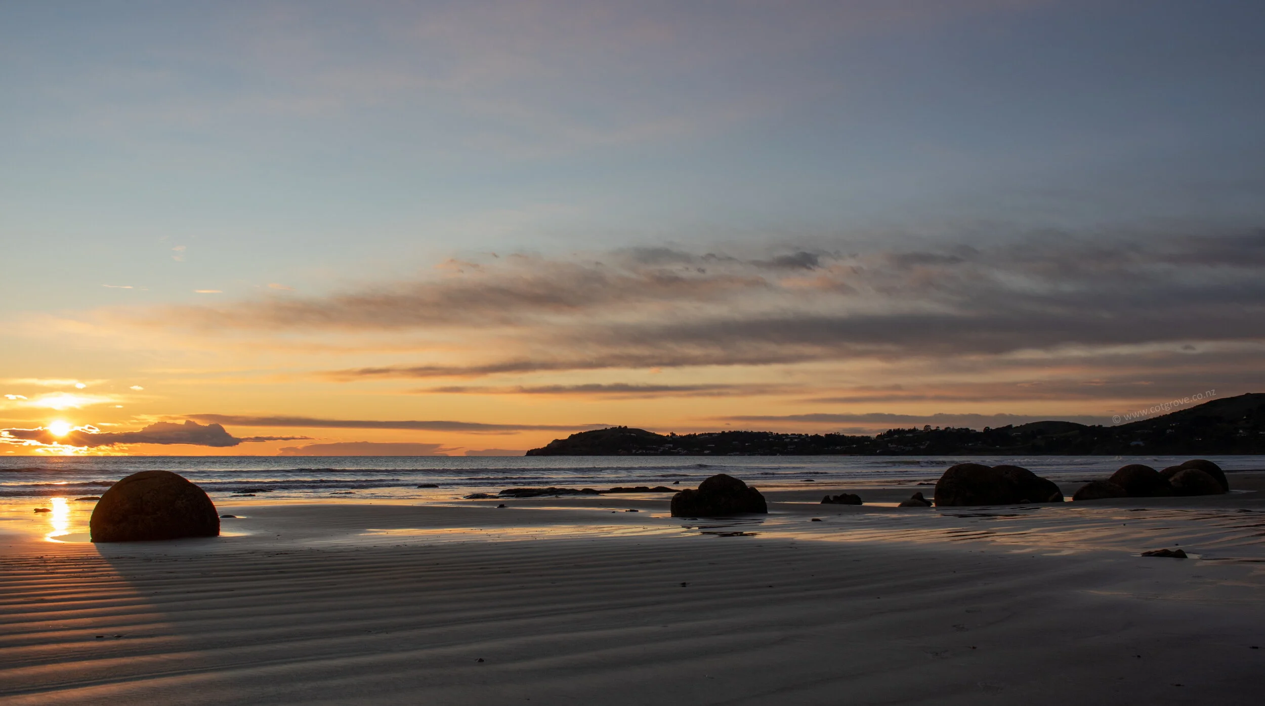 MoerakiBoulders2.jpg