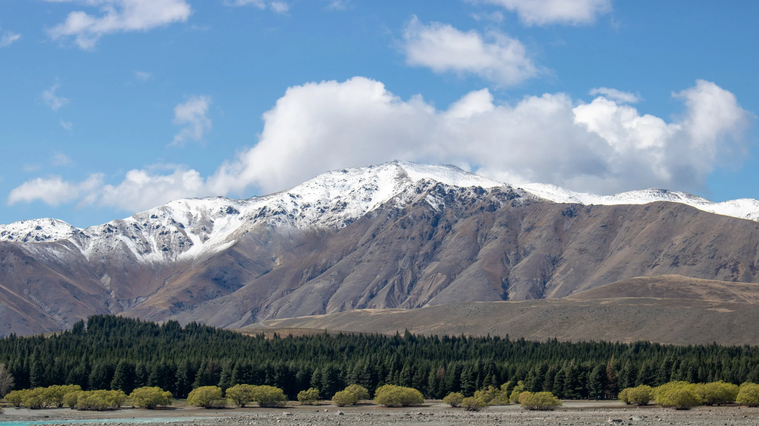 LakeTekapoMountains.jpg