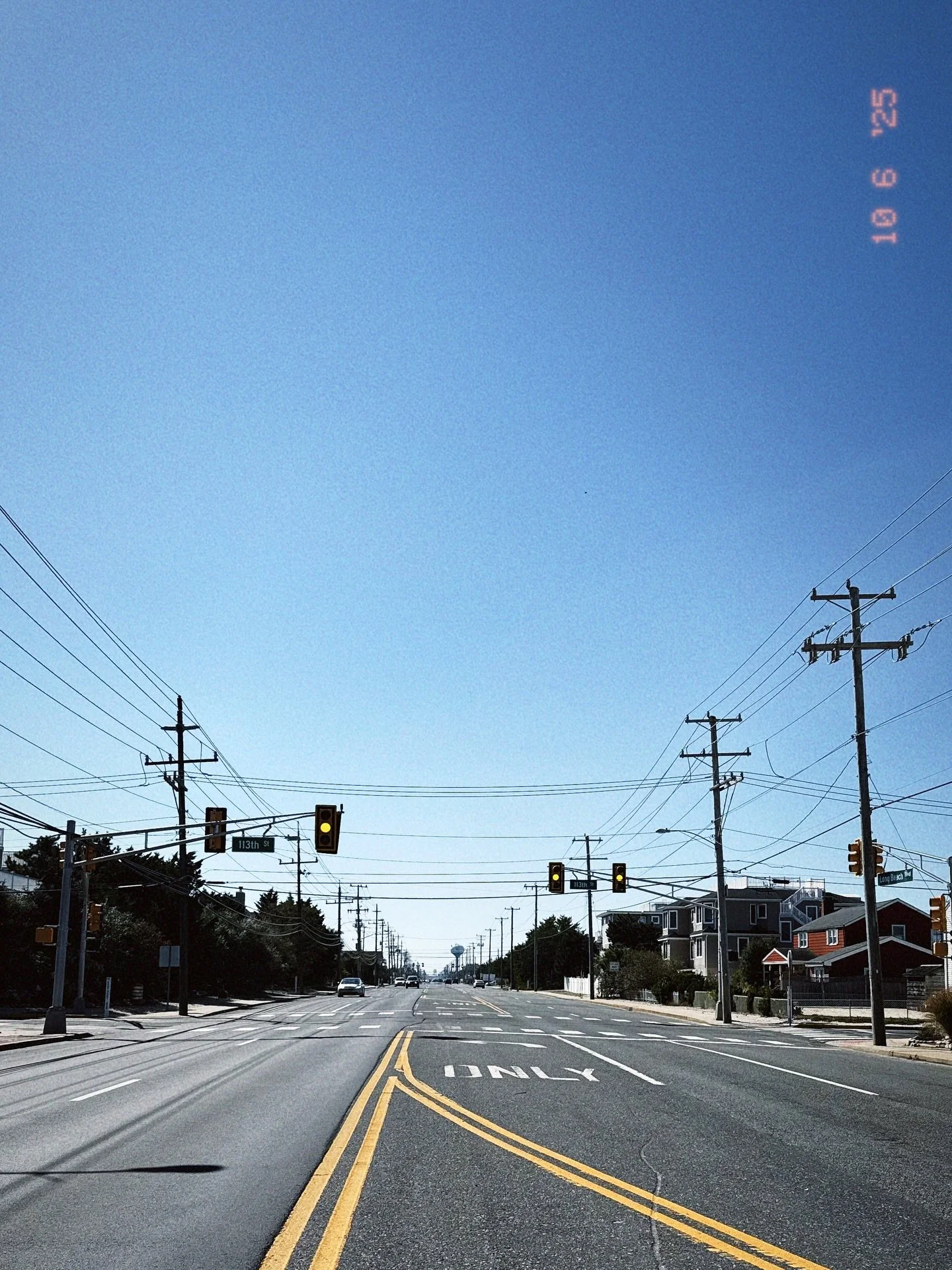 Oh happpy day! Lights are Blinking Yellow &amp; It&rsquo;s a Beautiful 70 Degree October Monday on the Sandbar 🚦// Shops Open Today 10-6, Closed Tuesday &amp; Wednesday!