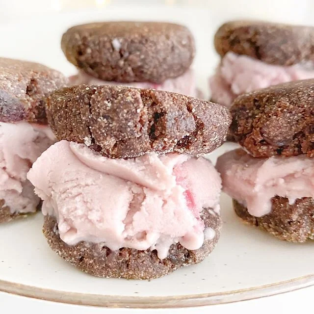 Chocolate Cookie Ice-cream Sandwiches 