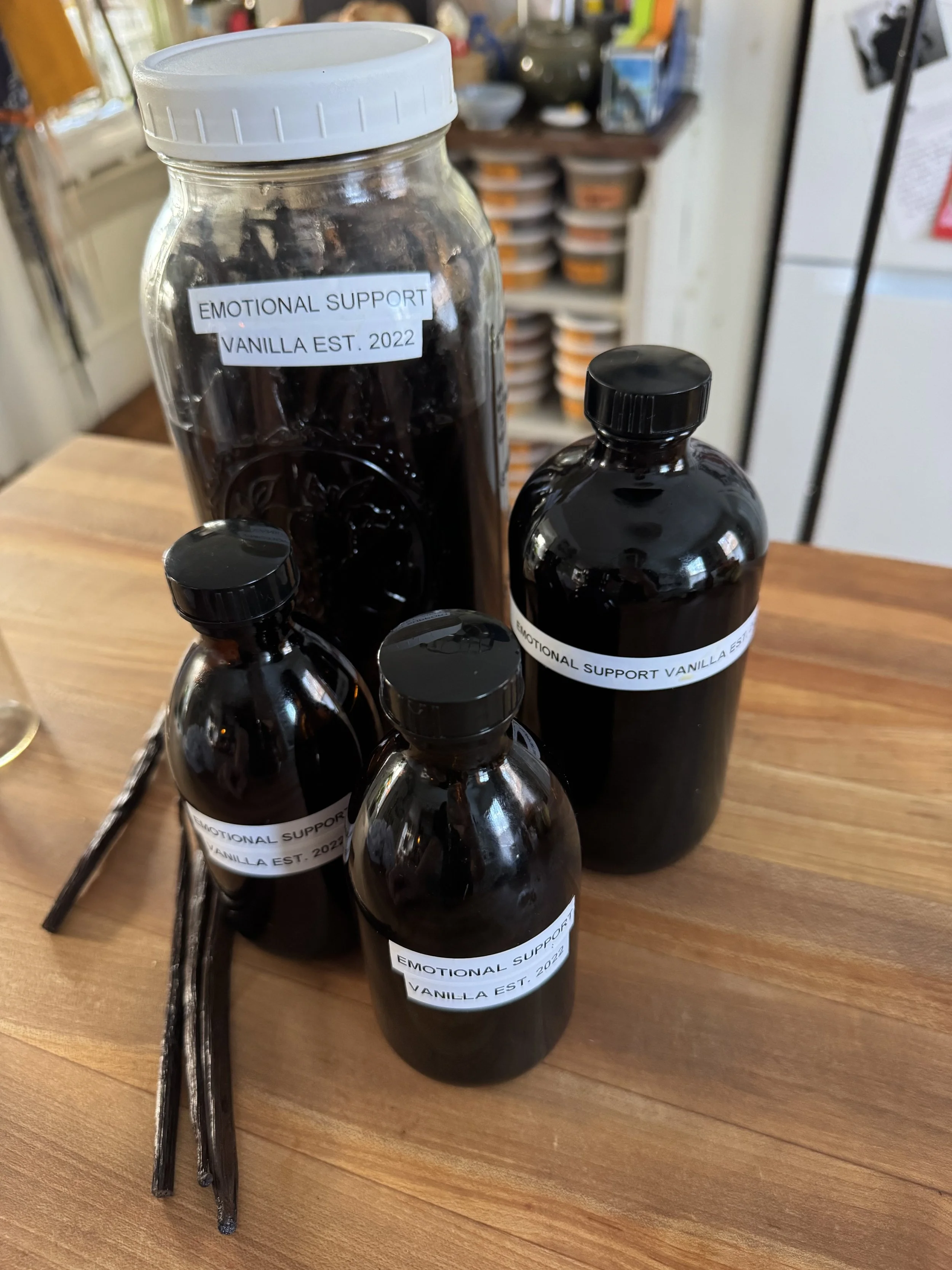 Emotional Support Vanilla: How to Make Homemade Vanilla Extract