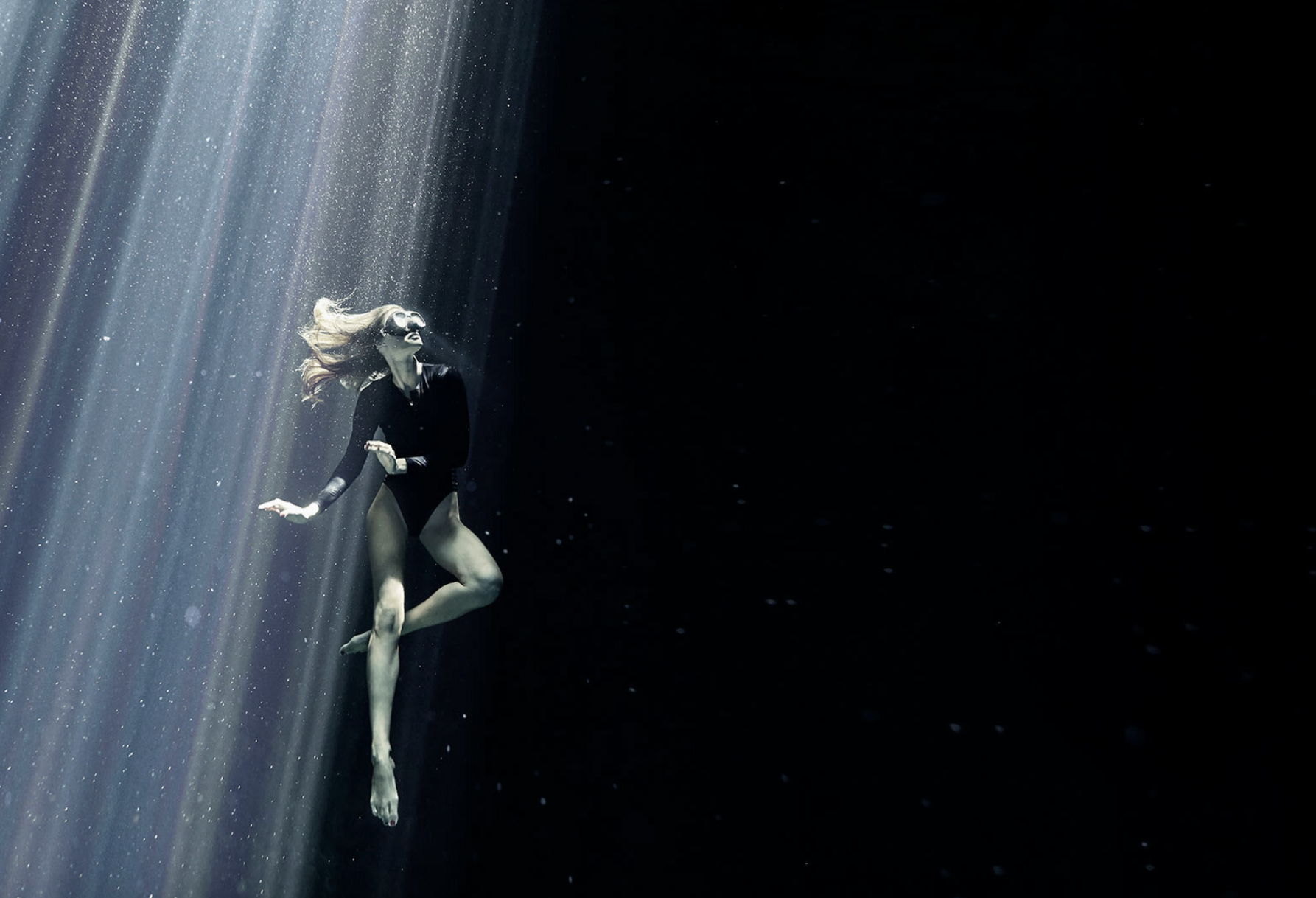 ZENA HOLLOWAY | INSTAGRAM | WEBSITE