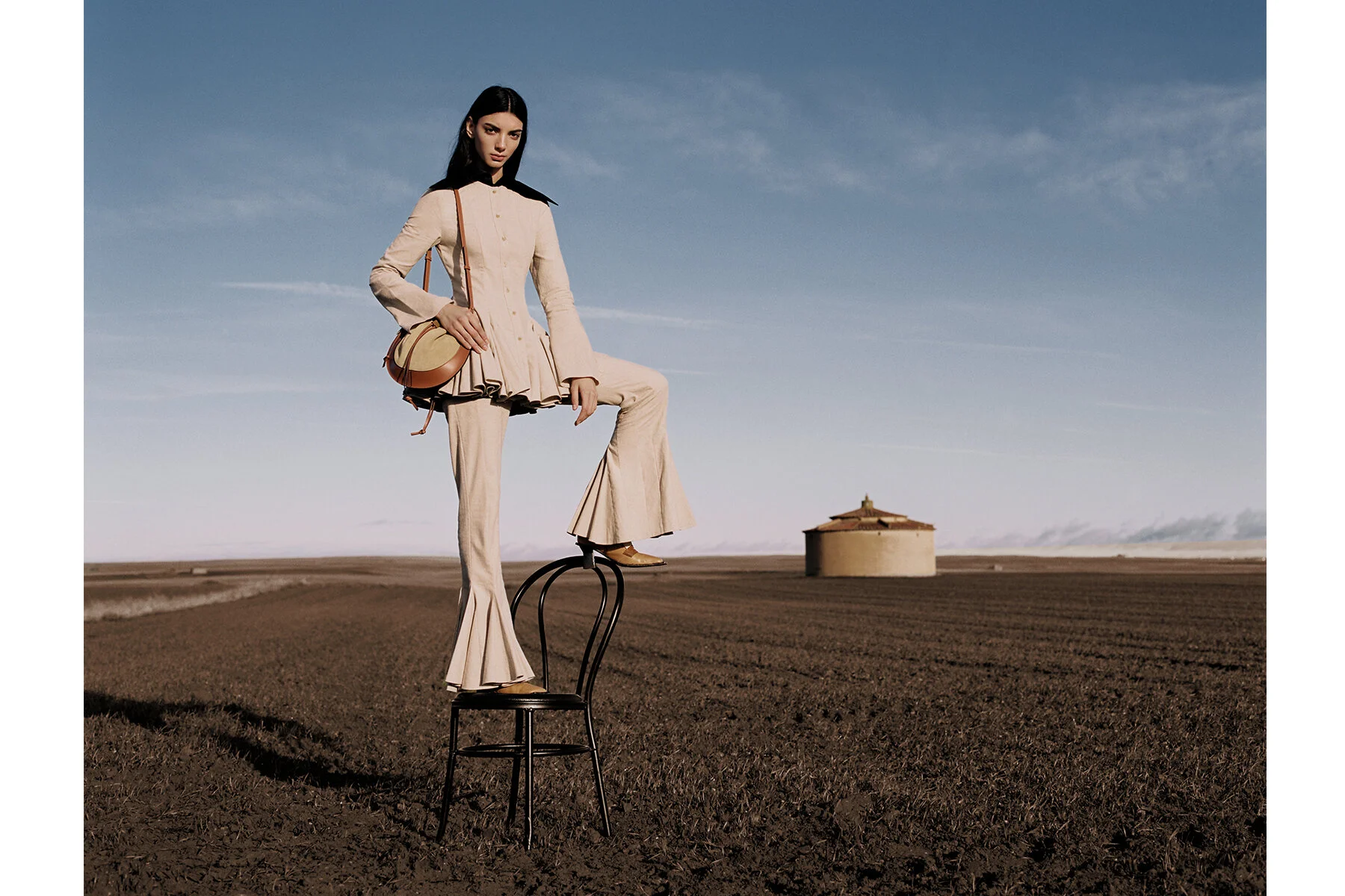 ANYA HOLDSTOCK | INSTAGRAM | WEBSITE