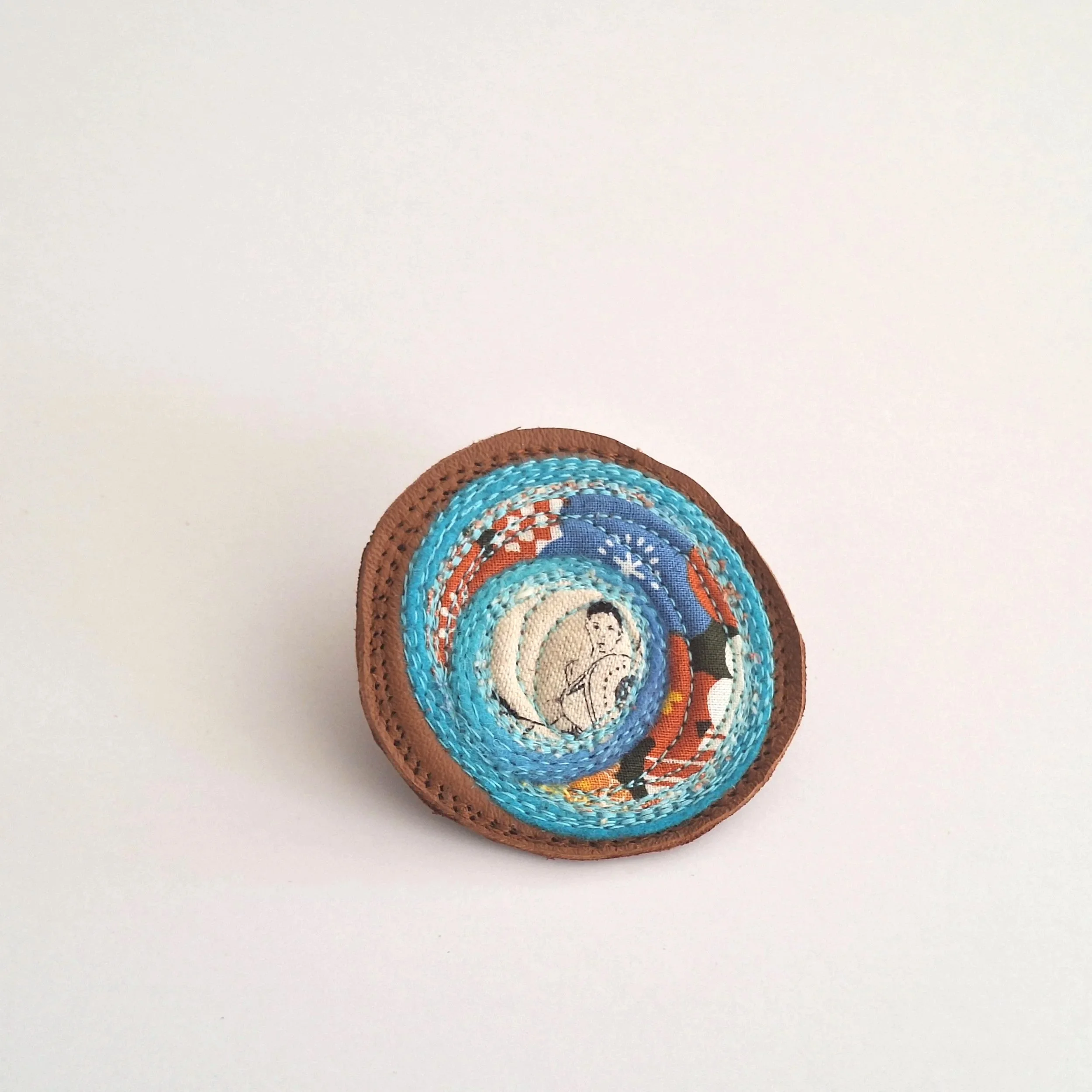 Mushi Manga Brooch | Tan