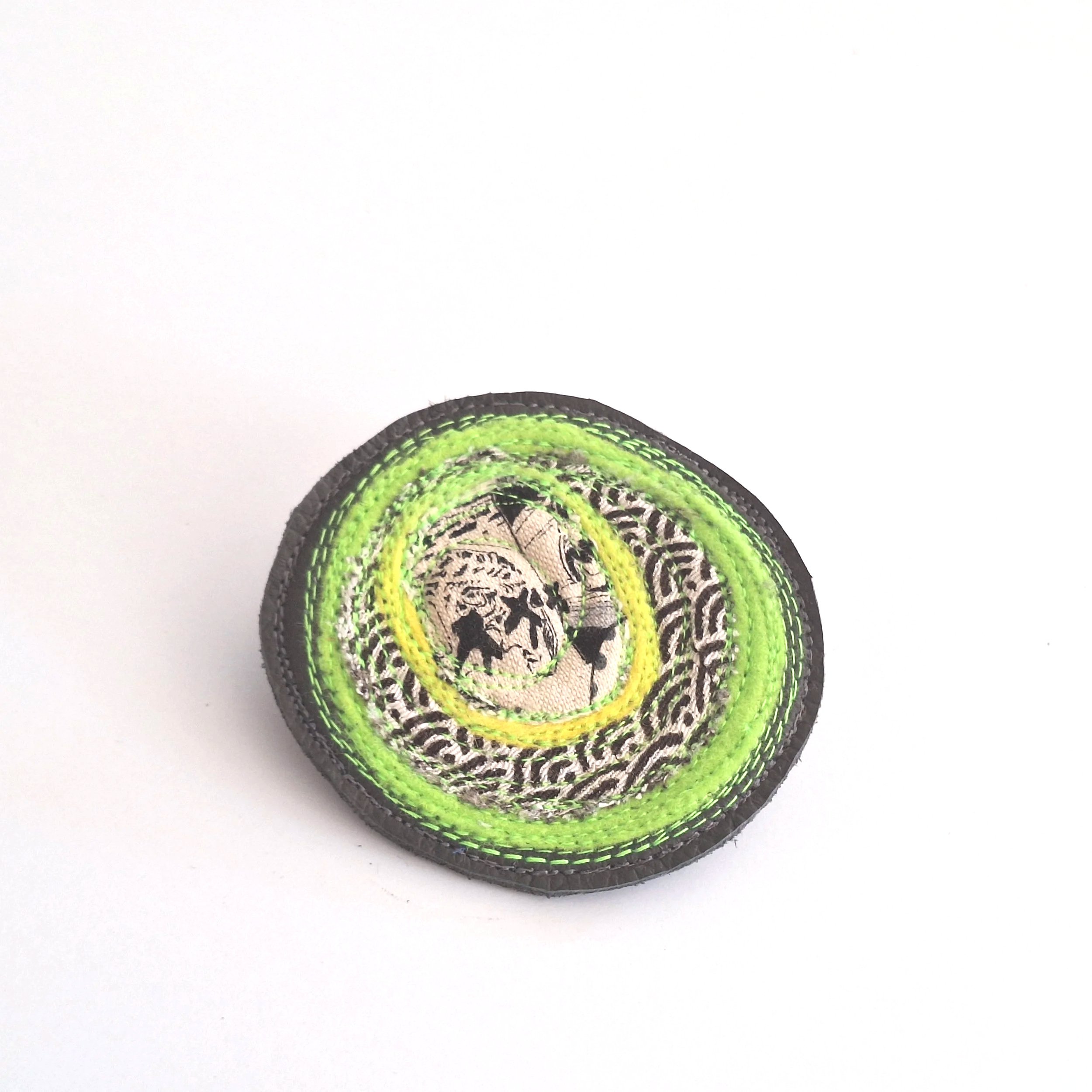 Mushi Manga Brooch | Grey