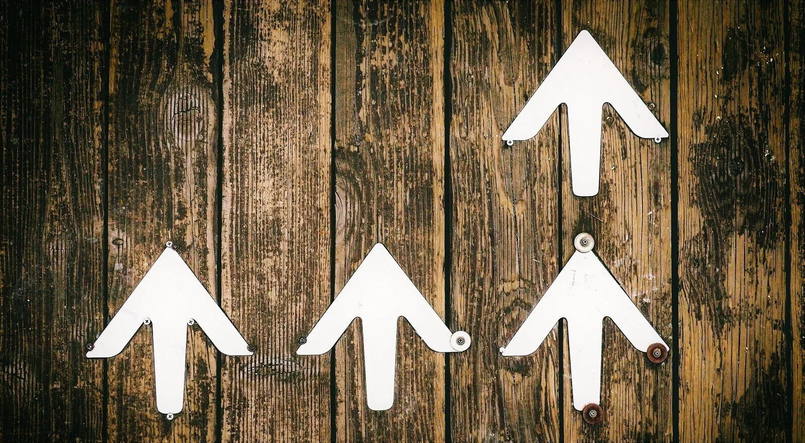 See the arrow on the right? That’s right. It leaves other arrows to eat its sweet arrow dust of success.