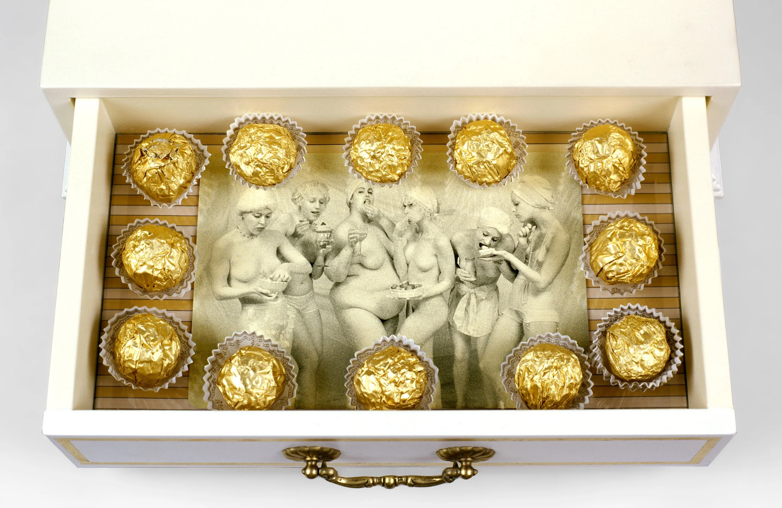 Chocolate Box - Detail

 

 2003, silver gelatin print toned with tea and mixed media, w:20’’ h:23’’ d:14.5” 