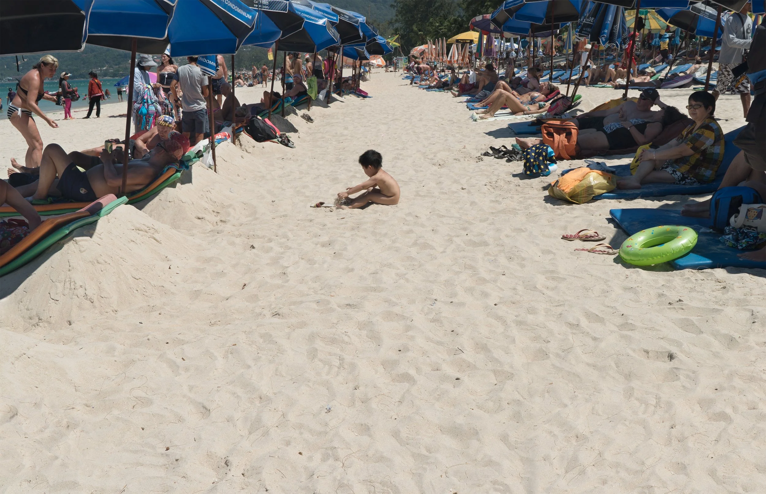 Boy

 

 2013, metallic print, w:10.5’’ h:7’’ 