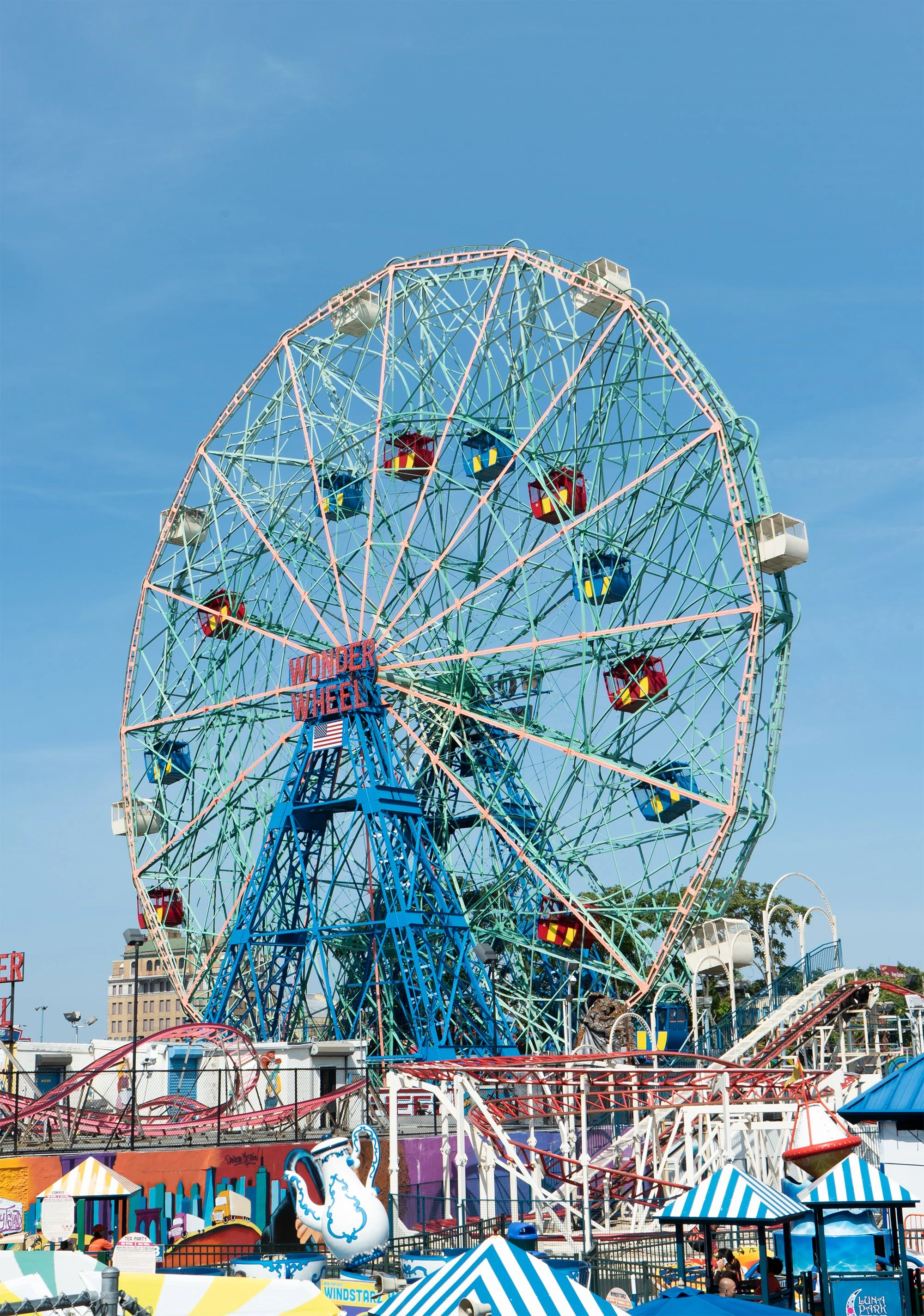 Wonder Wheel

 

  digital photo print; 2018  