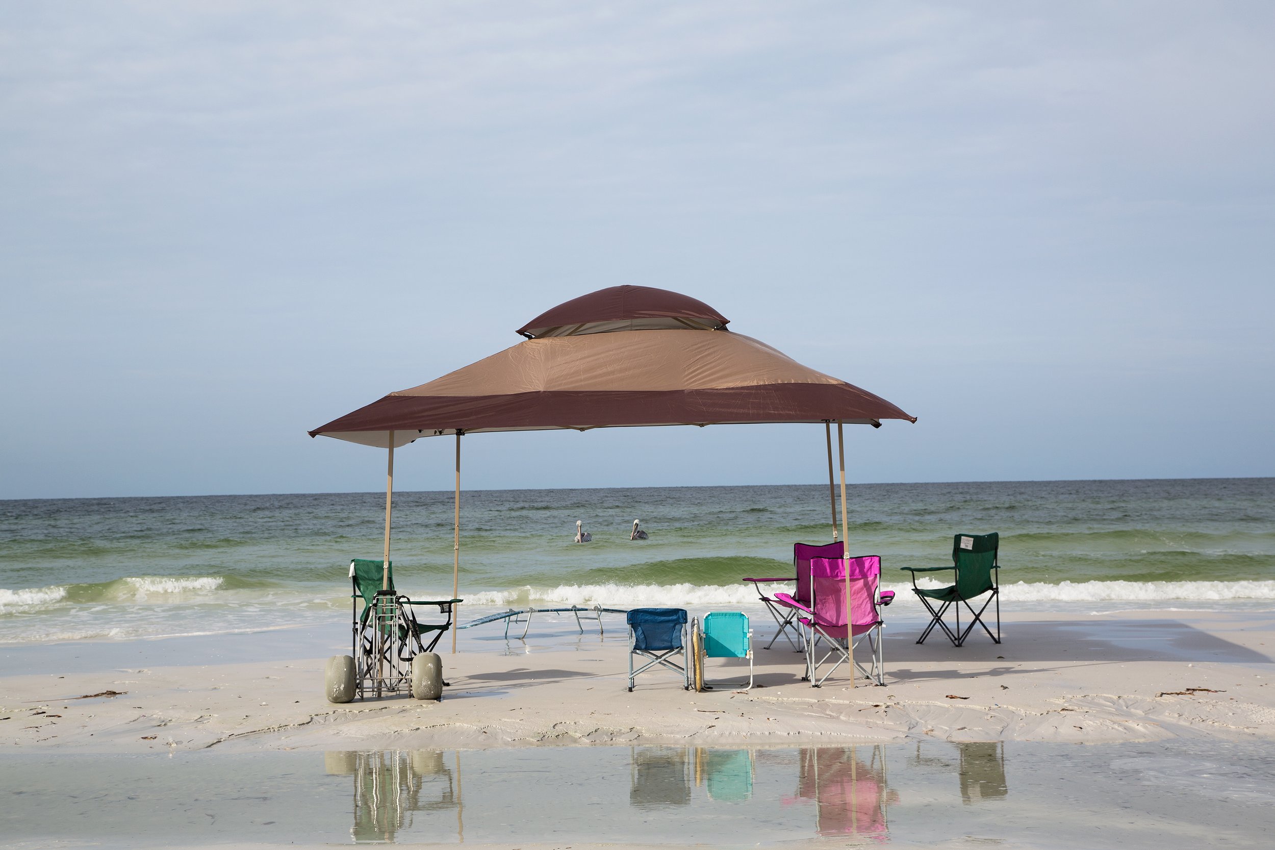 Onlookers

 

 2013, metallic print, w:10.5’’ h:7’’ 