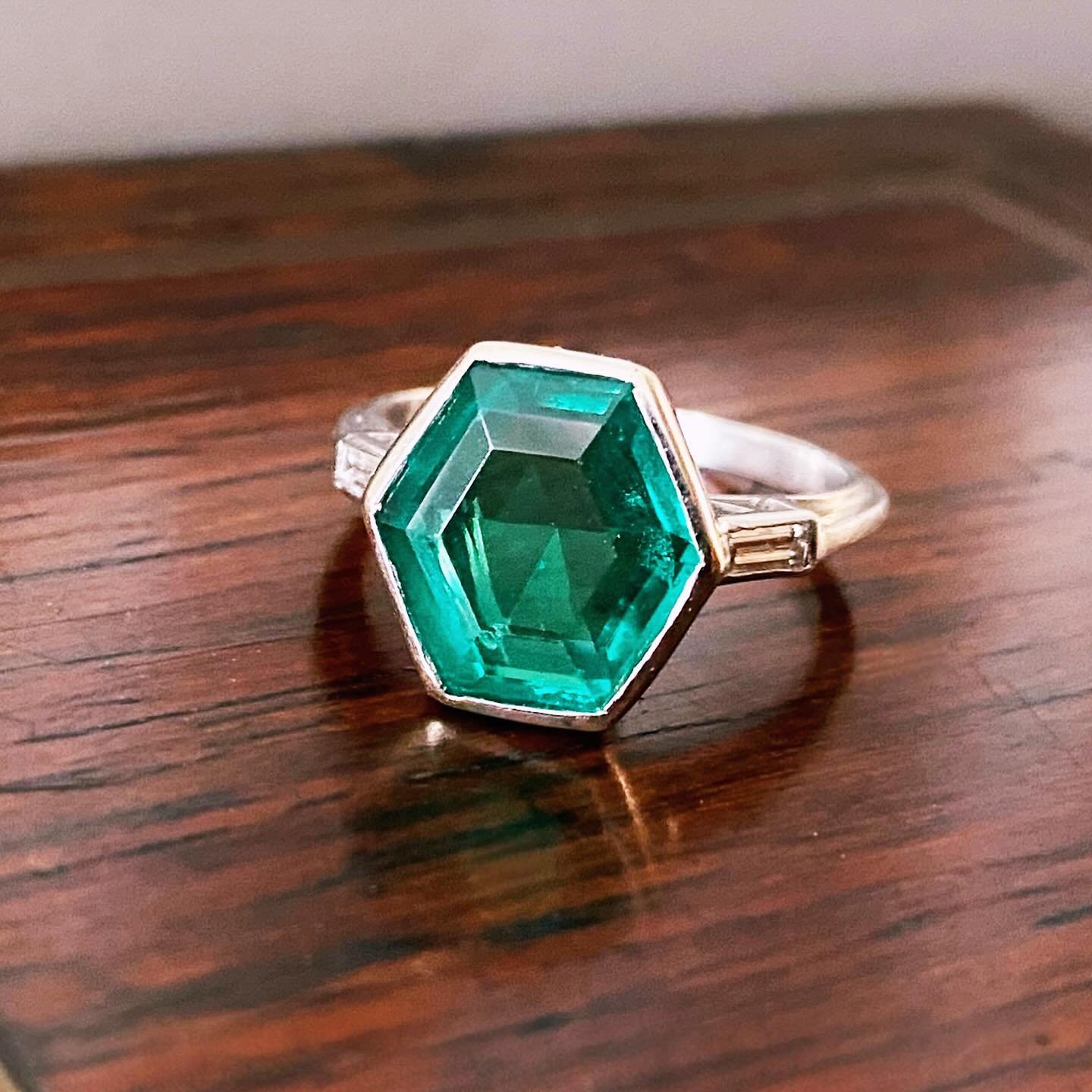 Sold - One of a kind platinum art deco emerald ring. 

Rarity at all levels for this old mine emerald of +/- 3,5 ct.

#oldmineemerald#raregems#nooilemerald#artdecoring#collectorjewelry#fineantiques#oldminecut#oldcutdiamond#antiquejewelry#edwardianjew