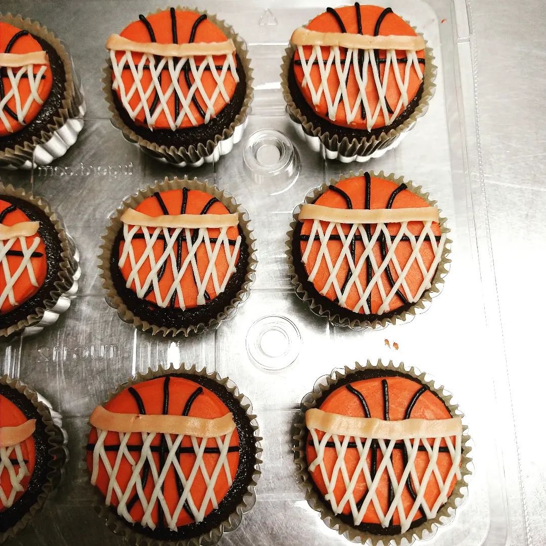 Basketball Cupcakes.jpg