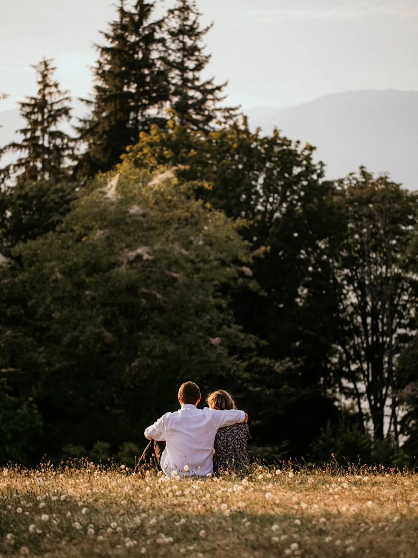 Had a blast exploring Burnaby mountain with two gems! Looking forward to their backyard wedding next Summer 💃🫶🏼