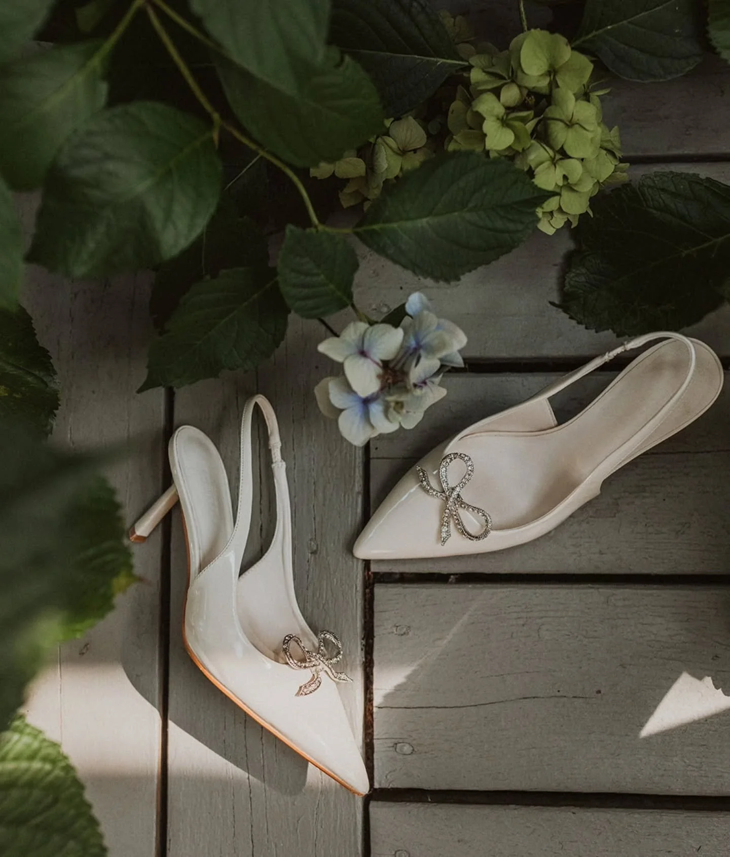 I have so much I want to share and never know where to start! Here is my attempt at getting back at it, with a few snaps from this beautiful September wedding as the ladies got ready together. So much love for this welcoming, fun crew and the amazing