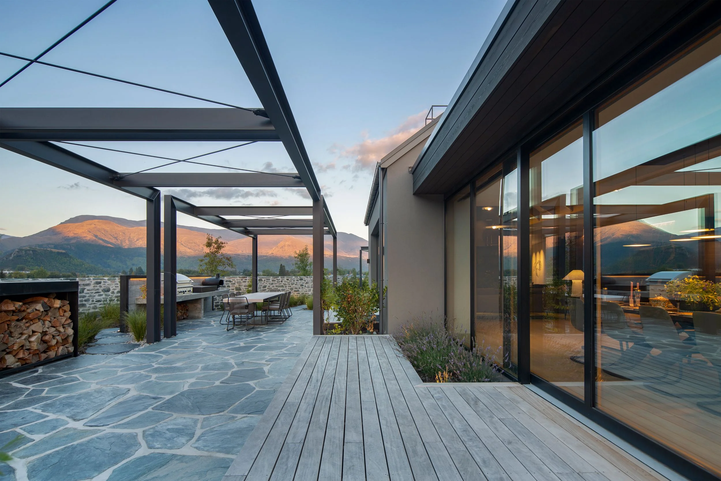  Haden Emslie Architecture Ltd. - Christchurch, New Zealand -  (03) 365 1111  -  haden@emslie.co.nz  