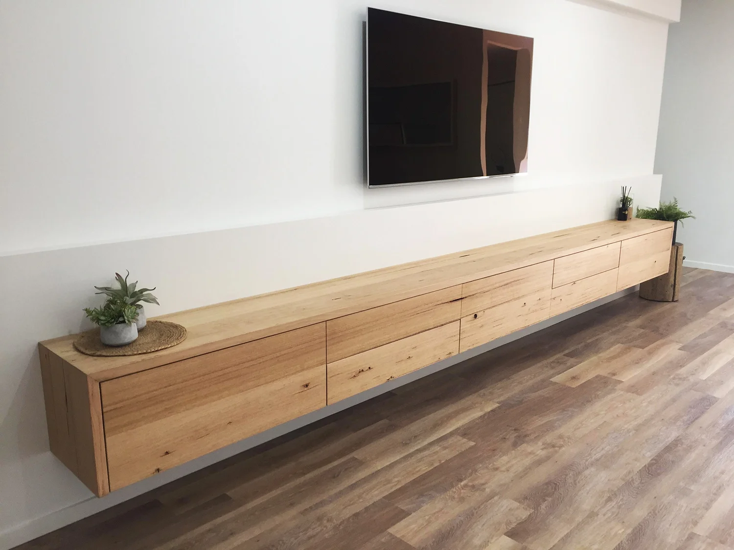 Era Custom Entertainment Unit