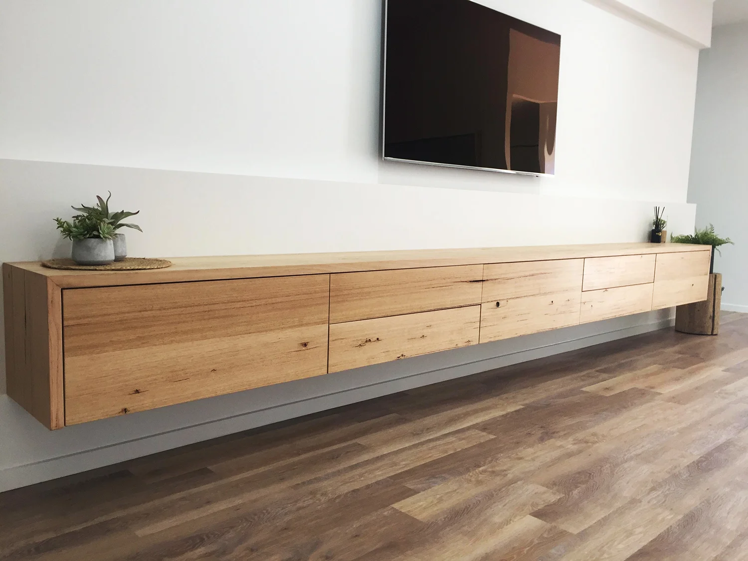 Era Custom Entertainment Unit