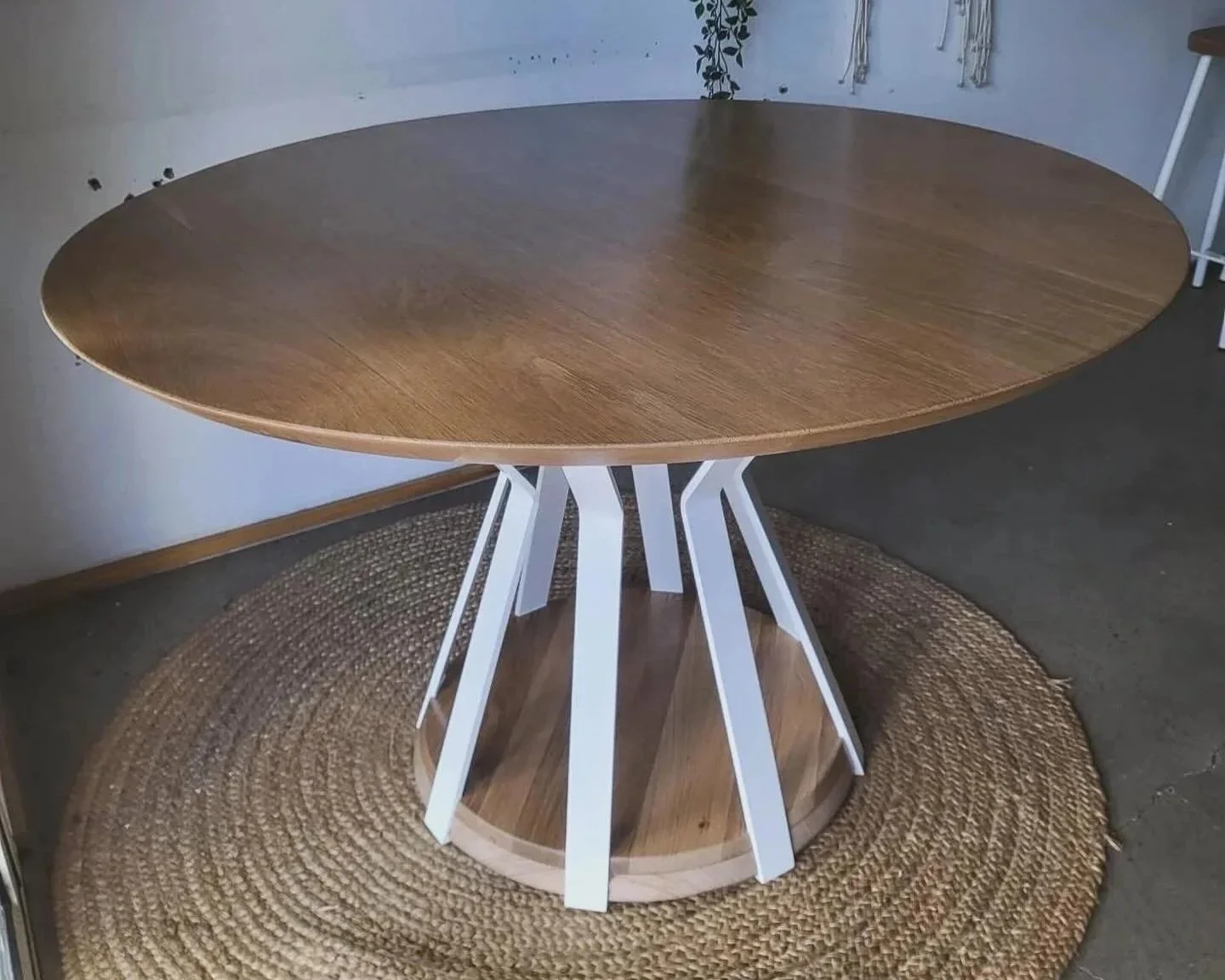 Custom Table Sale Sunshine Coast | American Oak Round Table