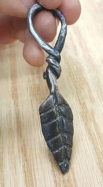 Forged Leaf Kechain