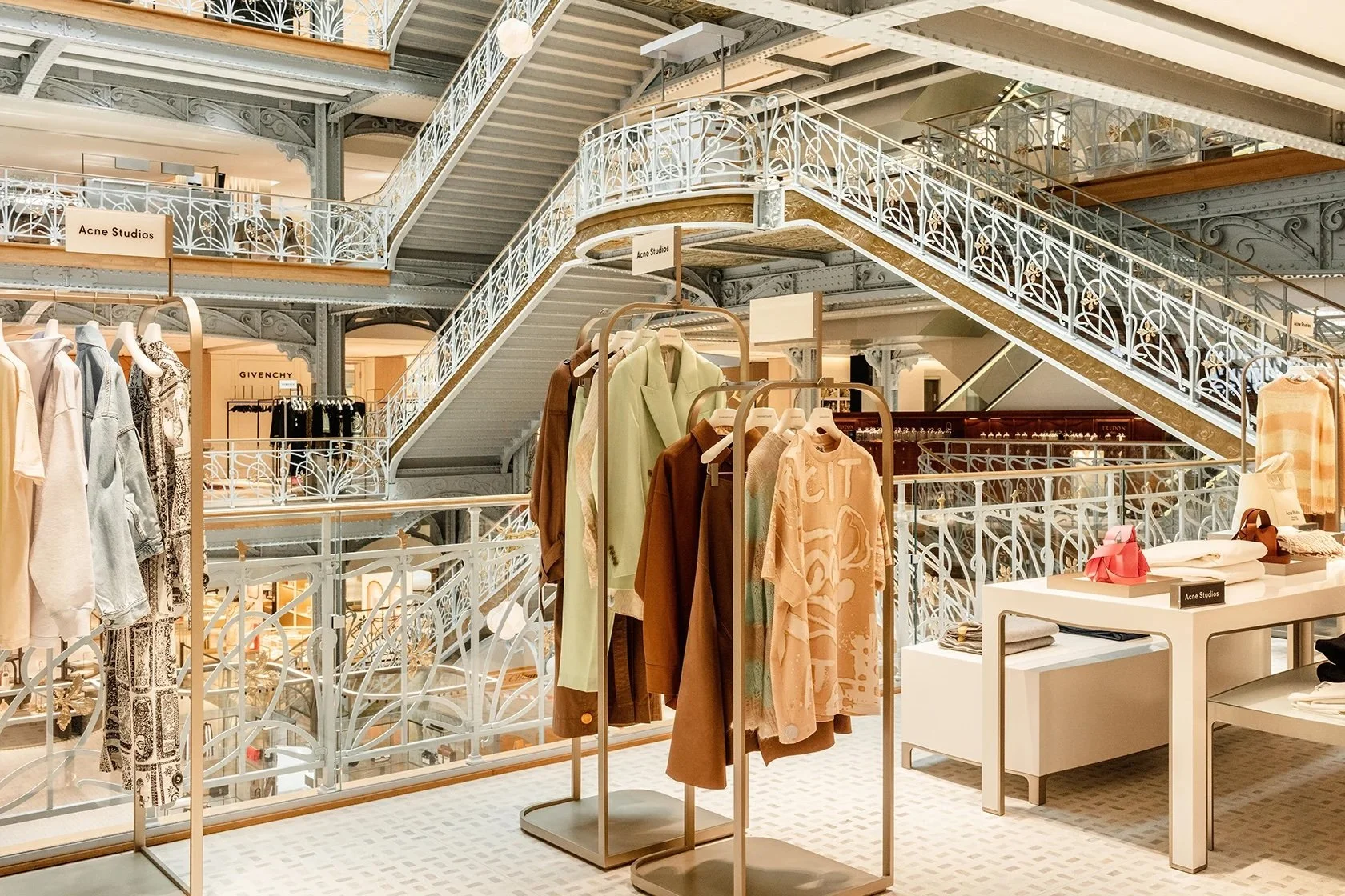 La Samaritaine with clothes.jpeg