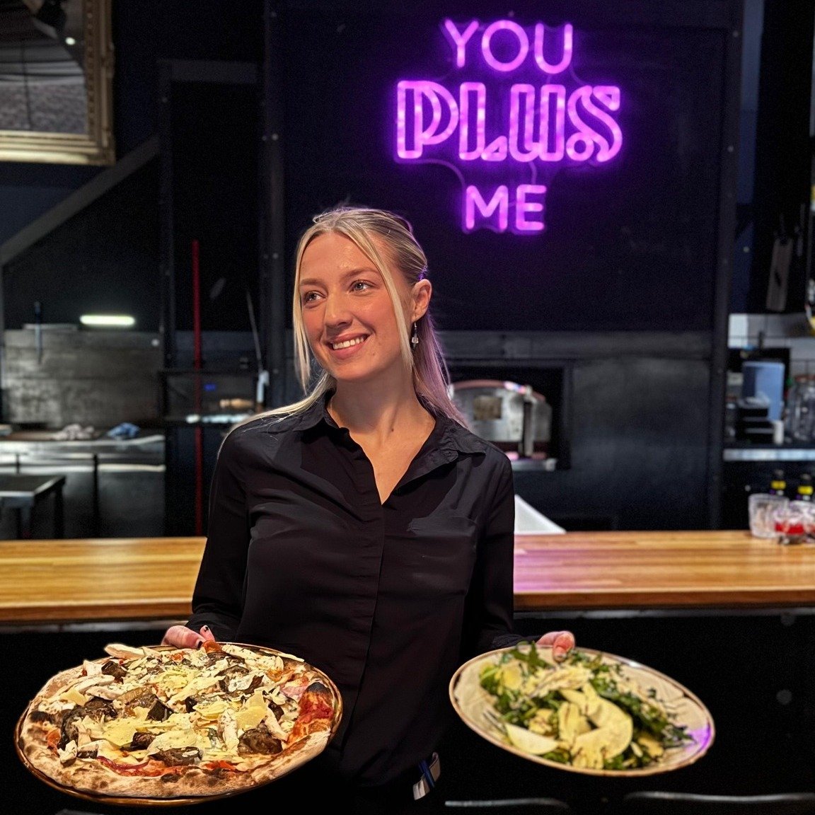 🍕🍹 Ready for the perfect night out? Join us at Plus 5 for hand stretched pizza and expertly crafted cocktails! Whether you're here for dinner or just drinks, we've got you covered. ✨

#PLUS5BAR #PizzaAndCocktails #NightOut #Foodie #Drinks #GoodTime