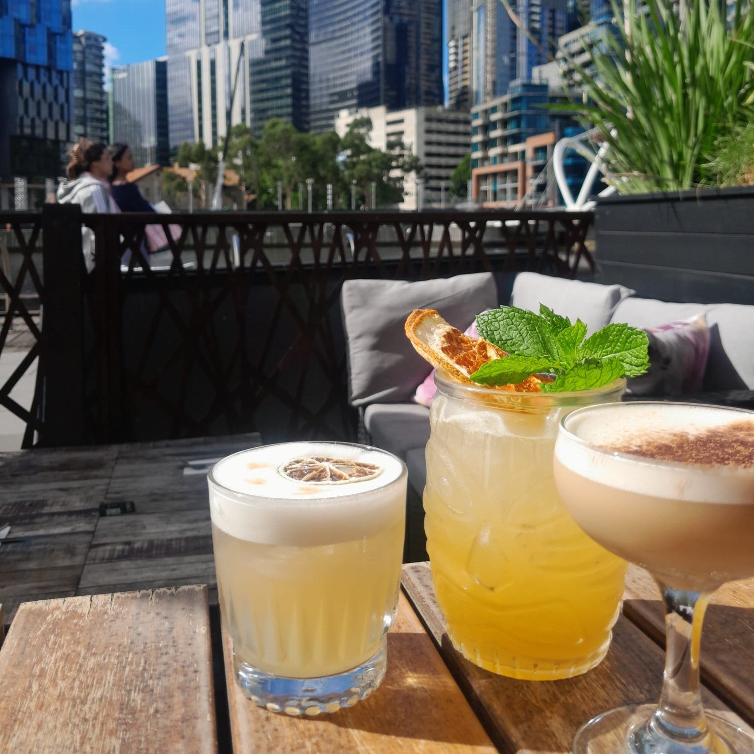 Just one of those perfect Melbourne days ☀️🍹
Cocktails, sunshine, and riverside hangs &ndash; no better way to spend an afternoon.

Swing by, find a sunny spot, and let the good times pour.

#Plus5Bar #RiversideVibes #MelbourneAfternoons #CocktailOC