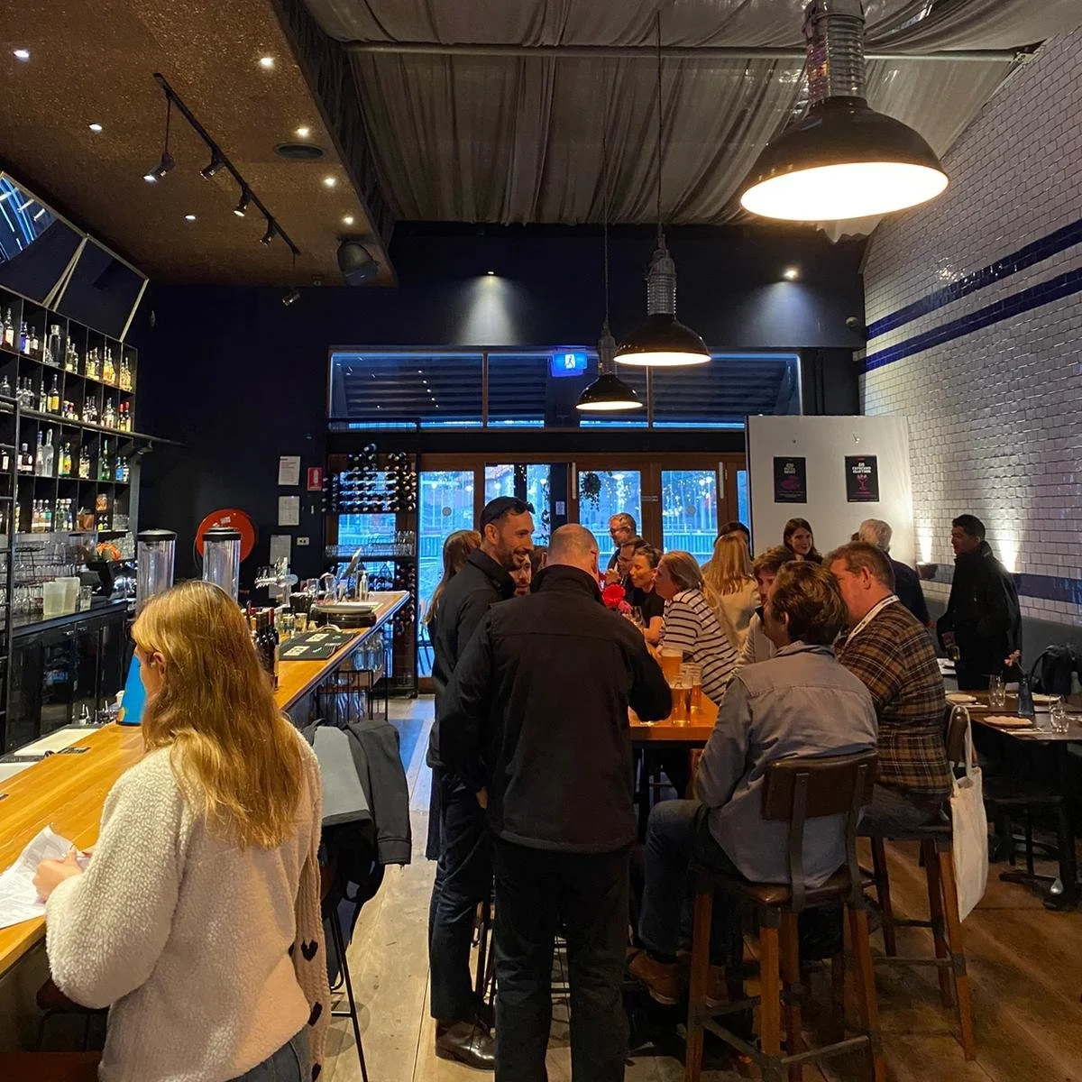 ✨ Good times flow at Plus 5! 🍷🍕

Whether it&rsquo;s after-work drinks, catching up with friends, or starting your night by the river &mdash; our bar is the perfect spot to gather, share a pizza, and sip on cocktails.

Swing by and soak up the river