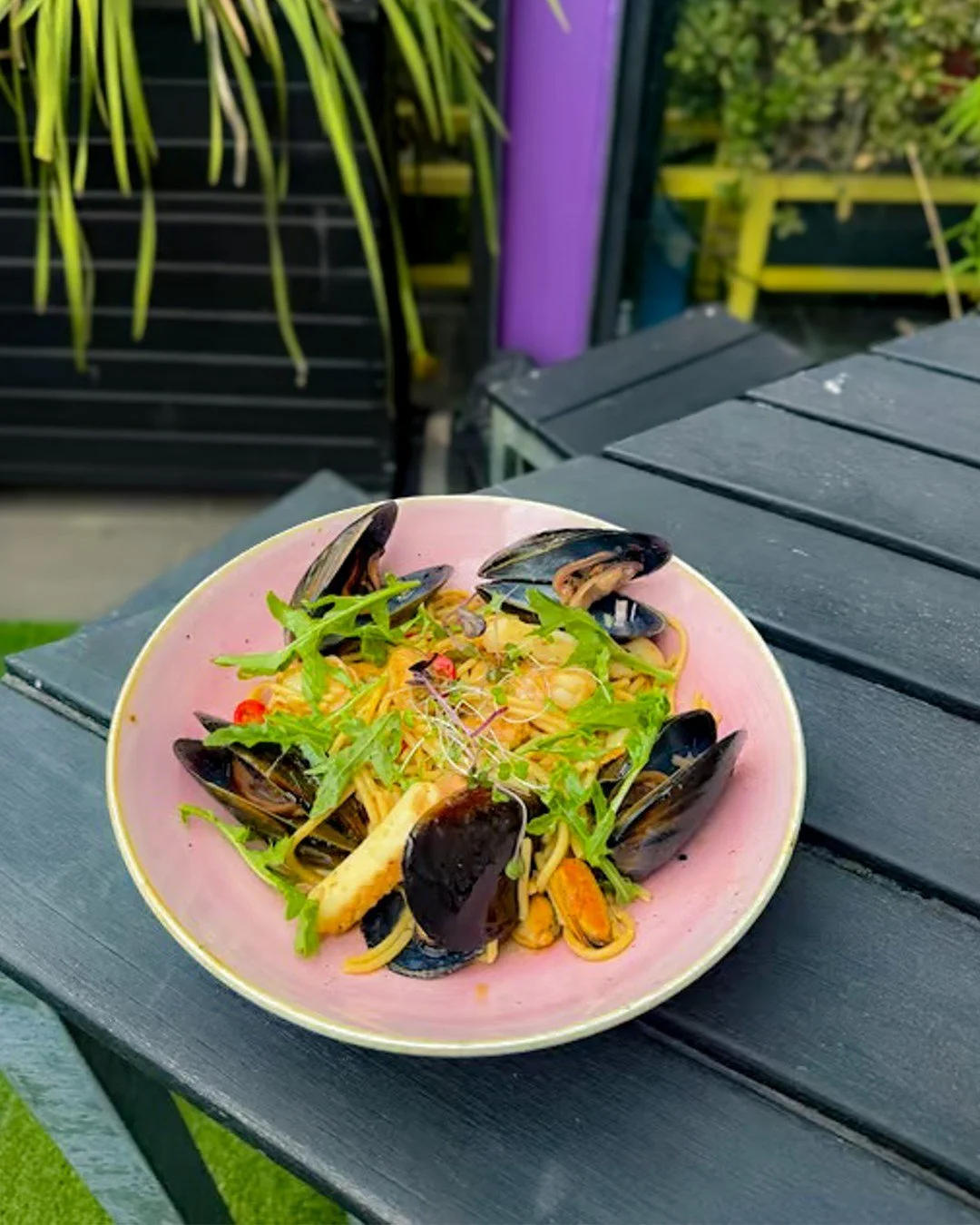 Check out this week&rsquo;s specials!
Golden, crunchy favourites, a herby pumpkin pizza, generous seafood pasta and a fresh caprese &mdash; perfect for easy riverside dining.