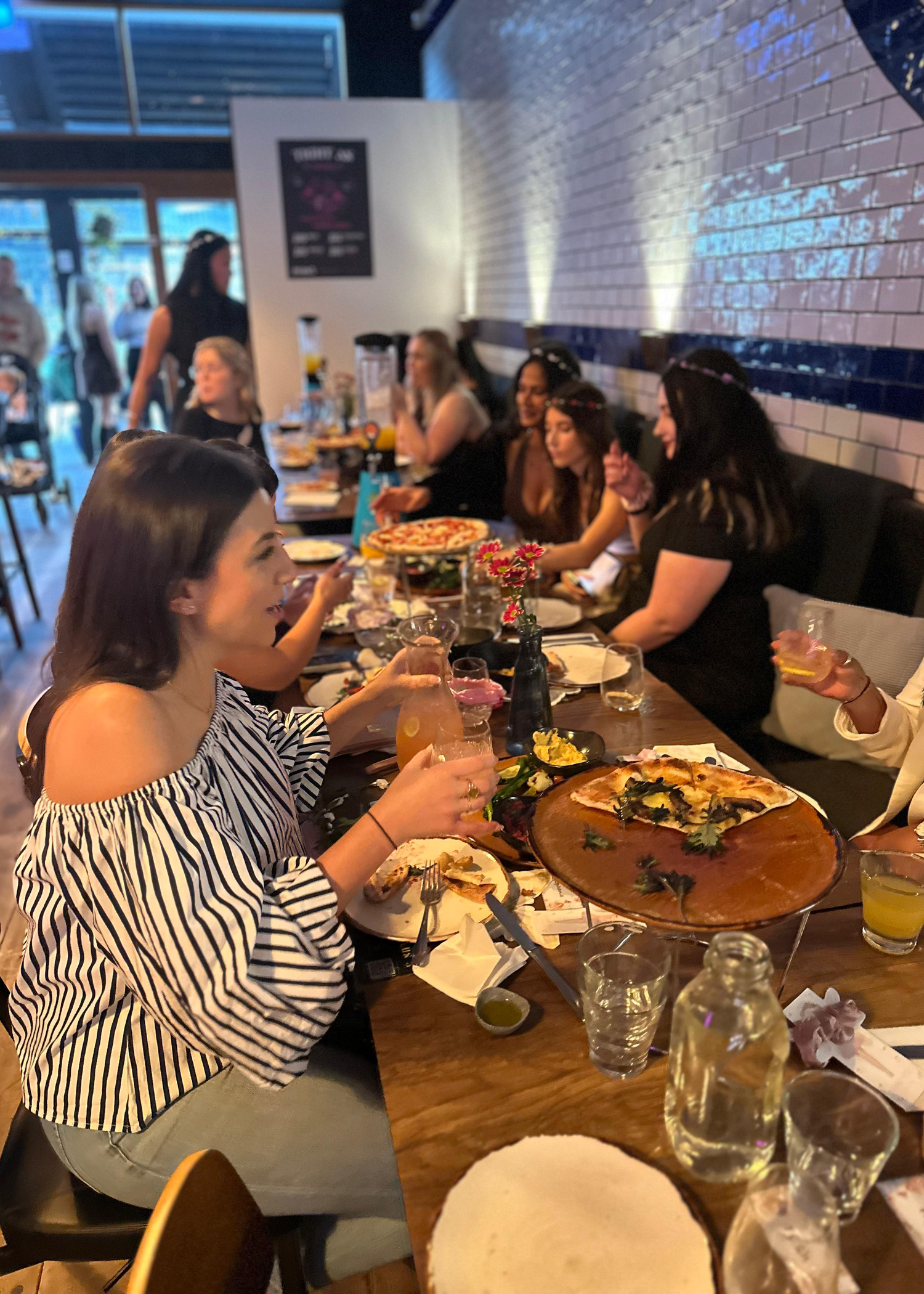 Bottomless Pizza and Cocktails at Plus 5 South Wharf