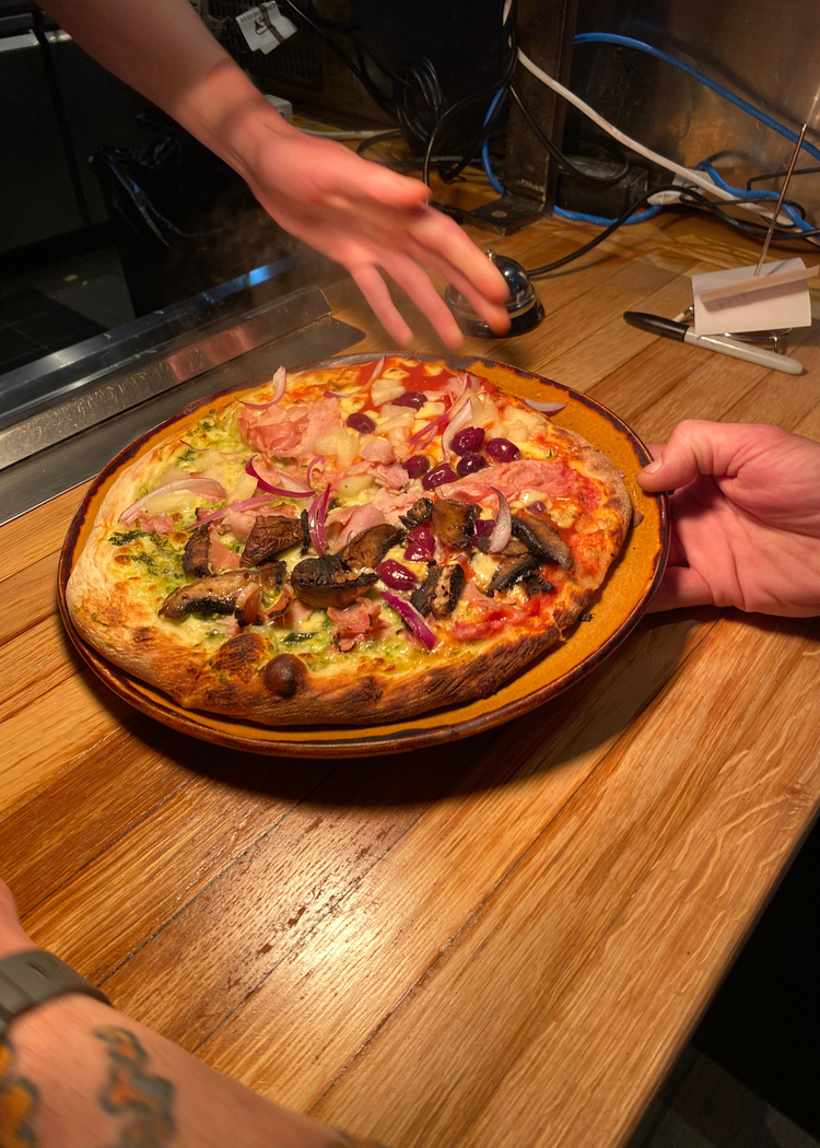 $20 Pizza Wednesdays at Plus 5