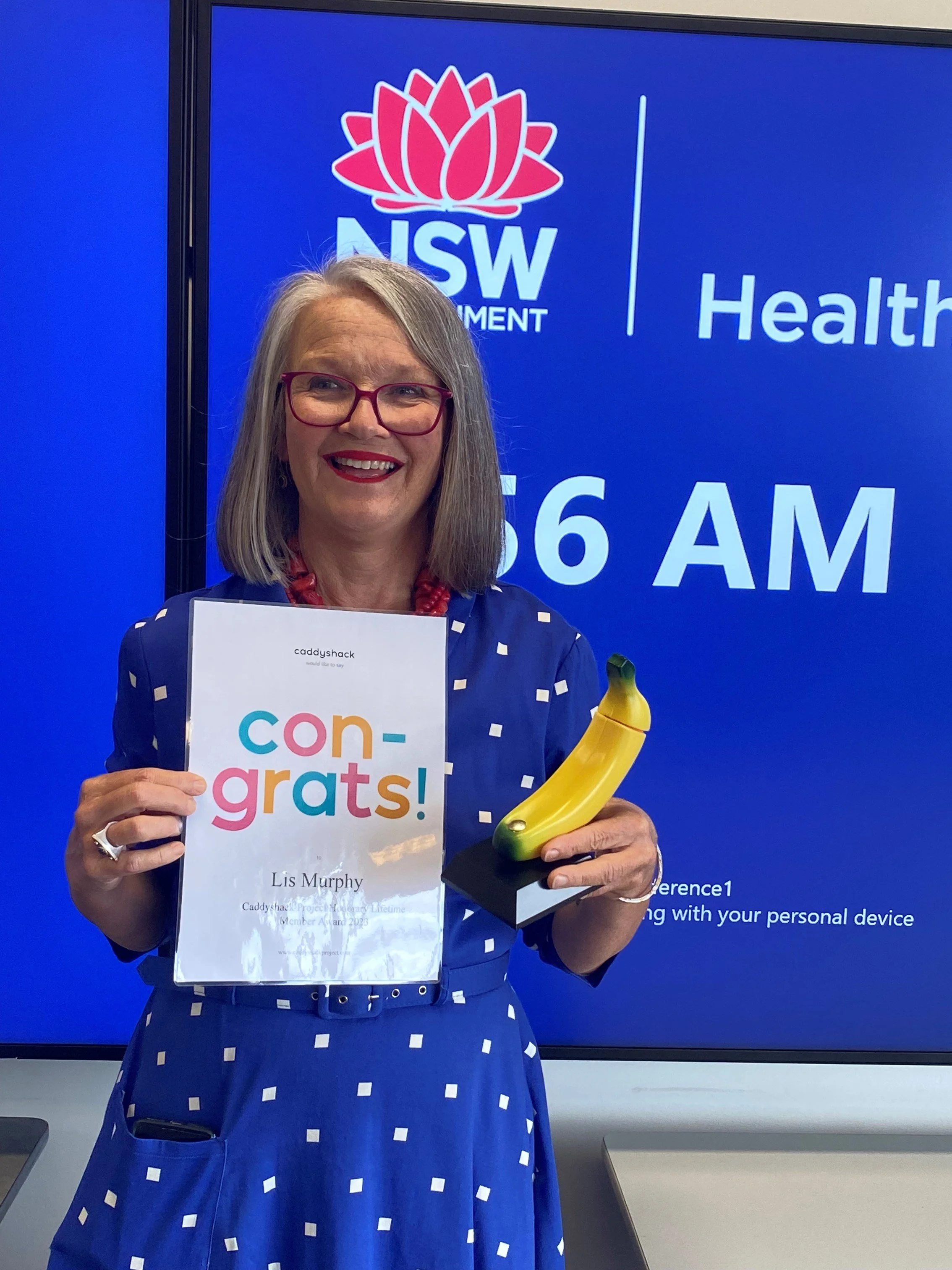 Liz Murphy from Illawarra Shoalhaven Local Health District Social Work Educator winning an award
