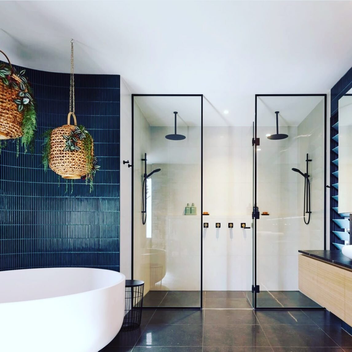 One of our epic shower enclosure creations 🔥 

Working for designer builders gives us the chance to be creative and keep things interesting ✌️

www.glazeitglassandscreens.com.au 

#showerscreen #custom #bathroominspo #bathroomdesign #glazing #bath #