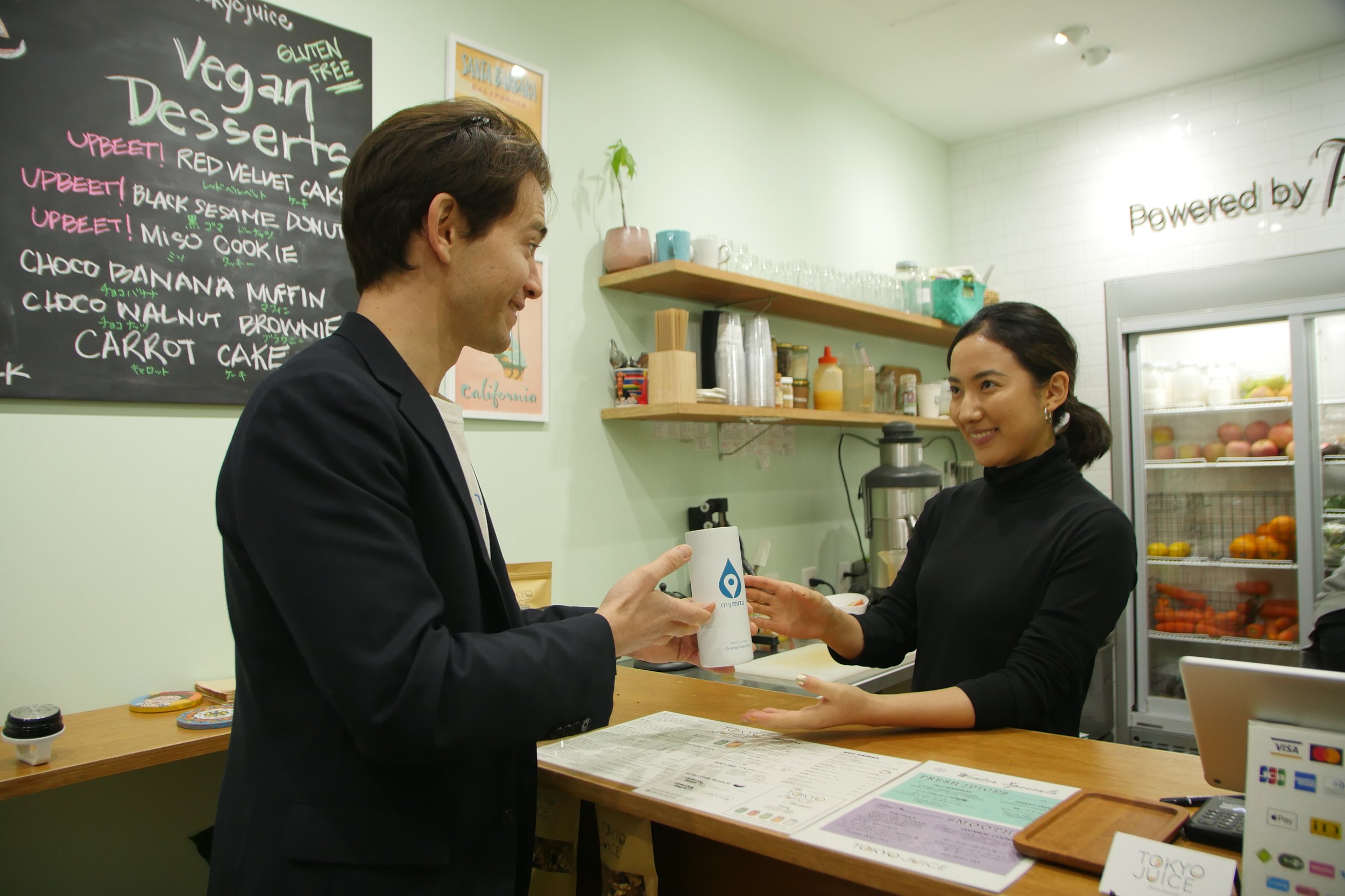 給水をきっかけに お店の人とコミュニケーション。