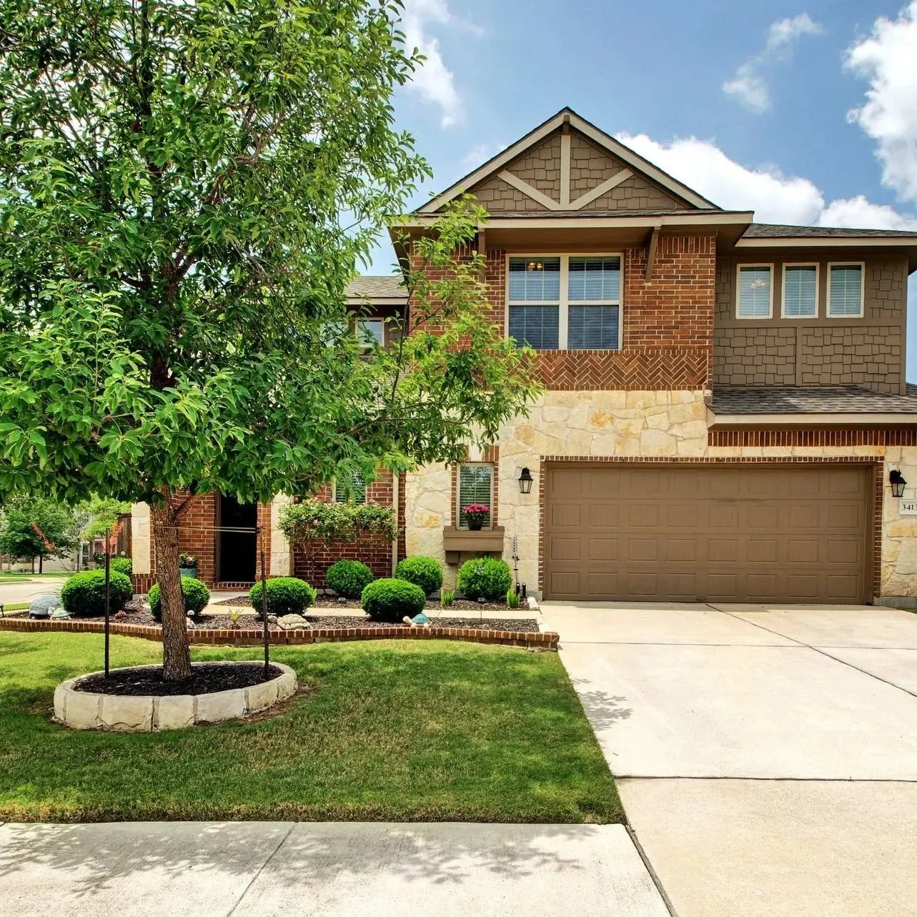 JUST LISTED!!
&bull;Corner lot in Avalon in Pflugerville! 
&bull;4 bdrm/ 3 bath
&bull;2403 sq ft
Contact our team for more info!