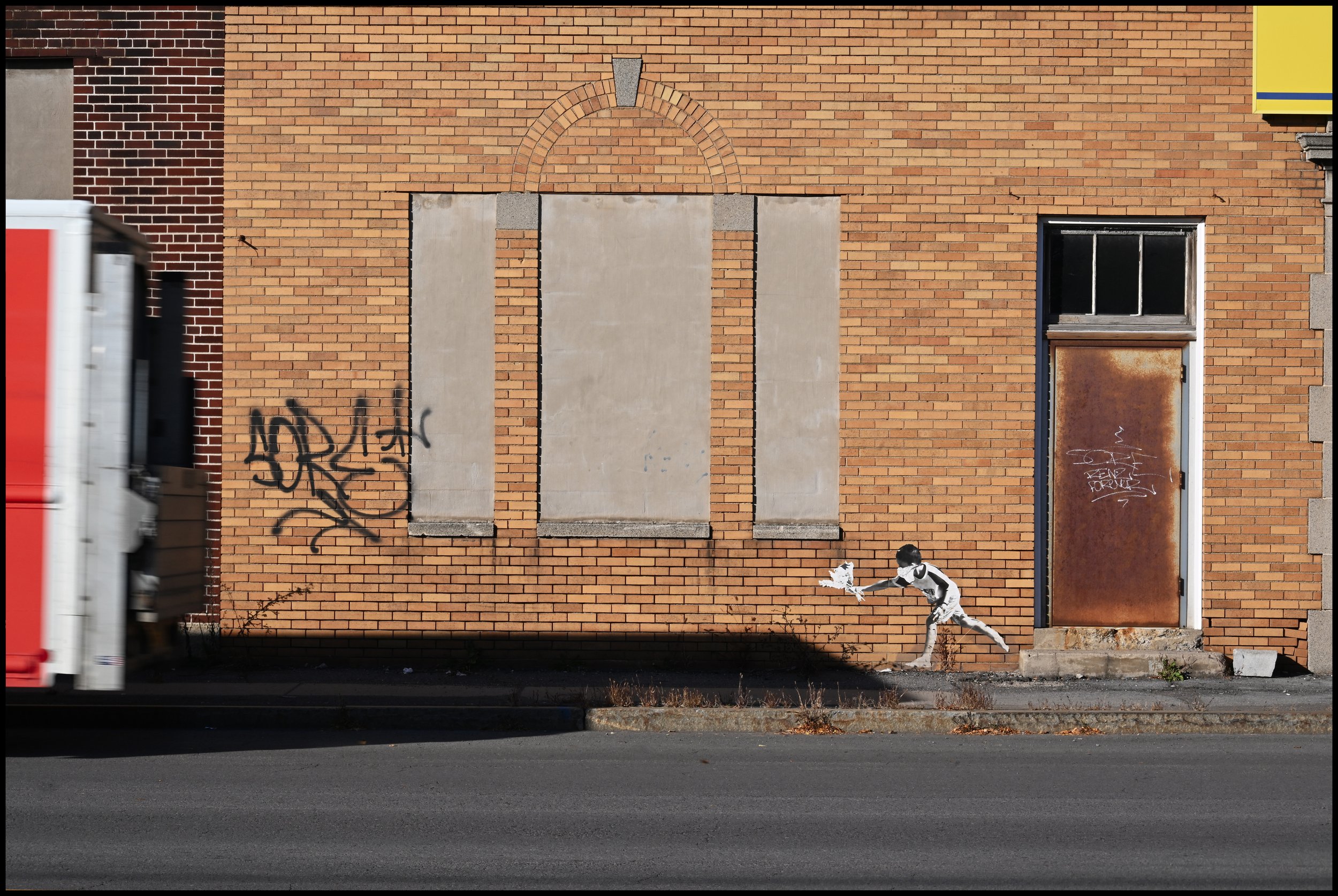"FLOWER THROWER"