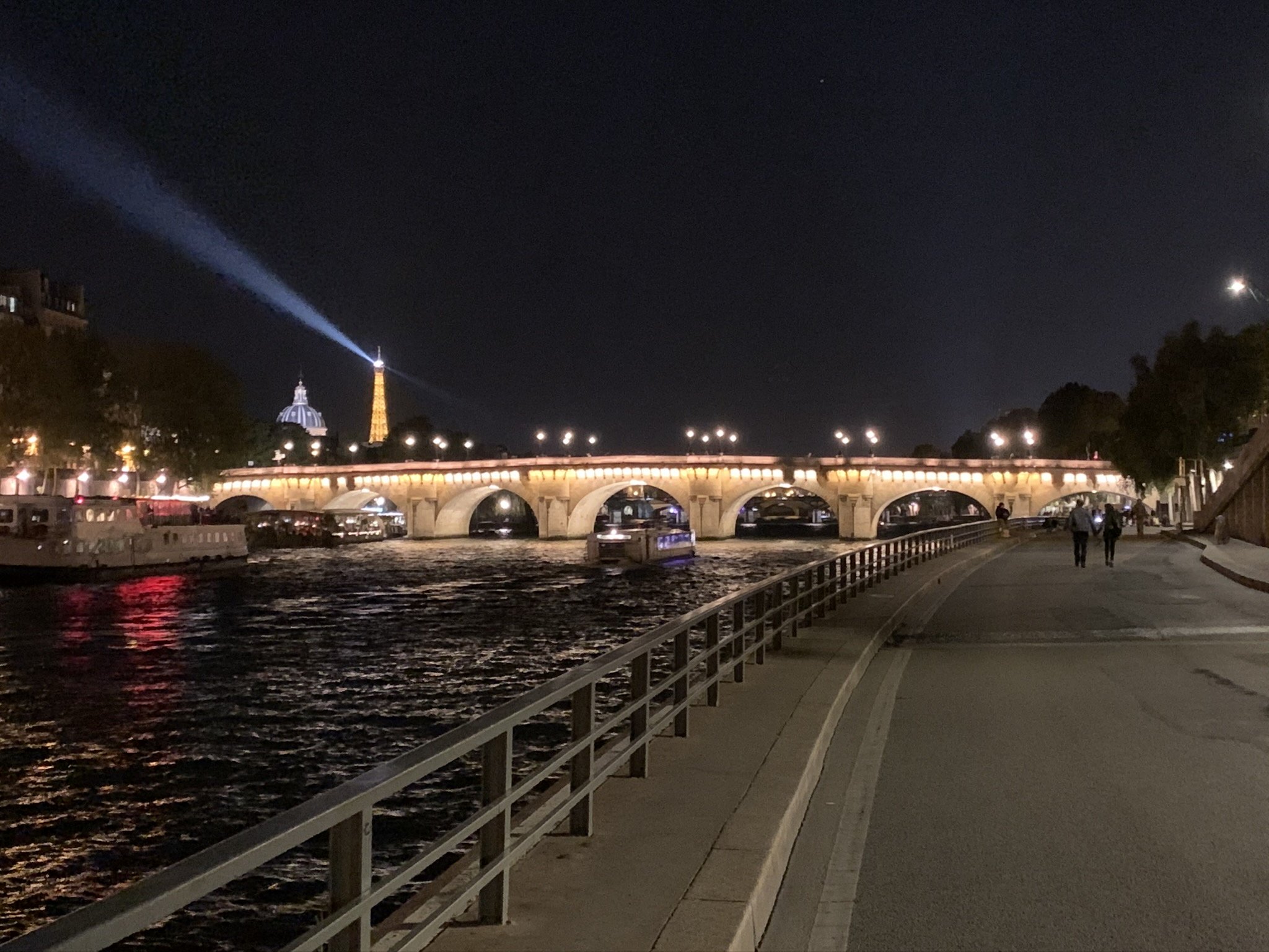 Tour Eiffel by night .jpg