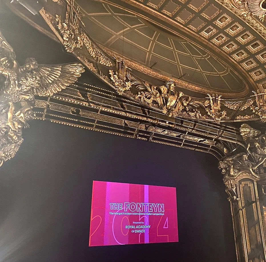 The Margot Fonteyn International Ballet Competition Final, London. "In Step" Magazine