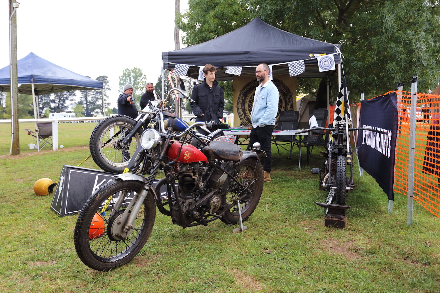 MS12 - roger chambers - the machine show.JPG