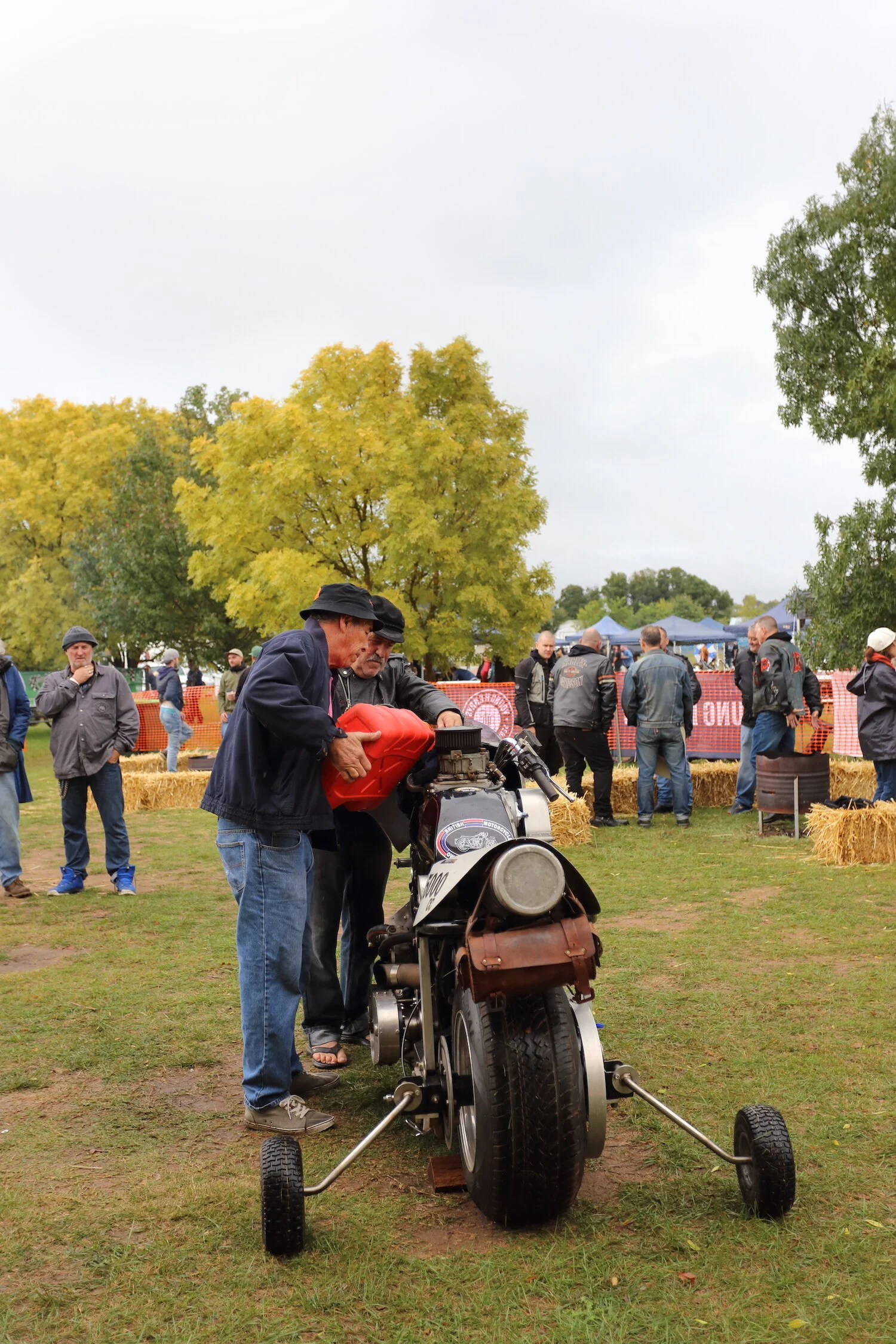 MS9 - roger chambers - the machine show.JPG