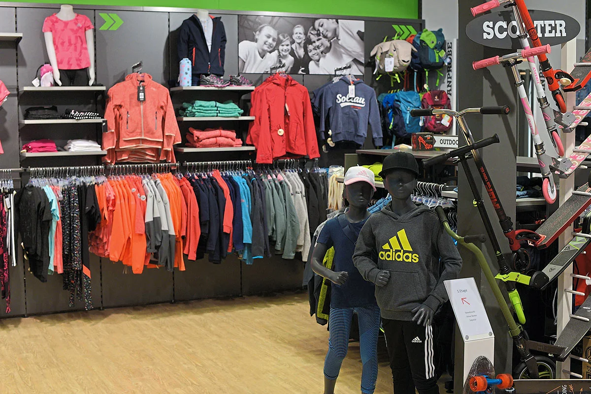auswahl_bekleidung_intersport_lange_bz-business.jpg