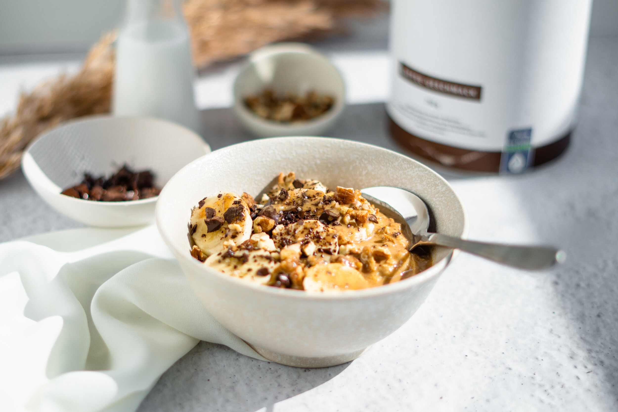 Coffee flavoured protein oats